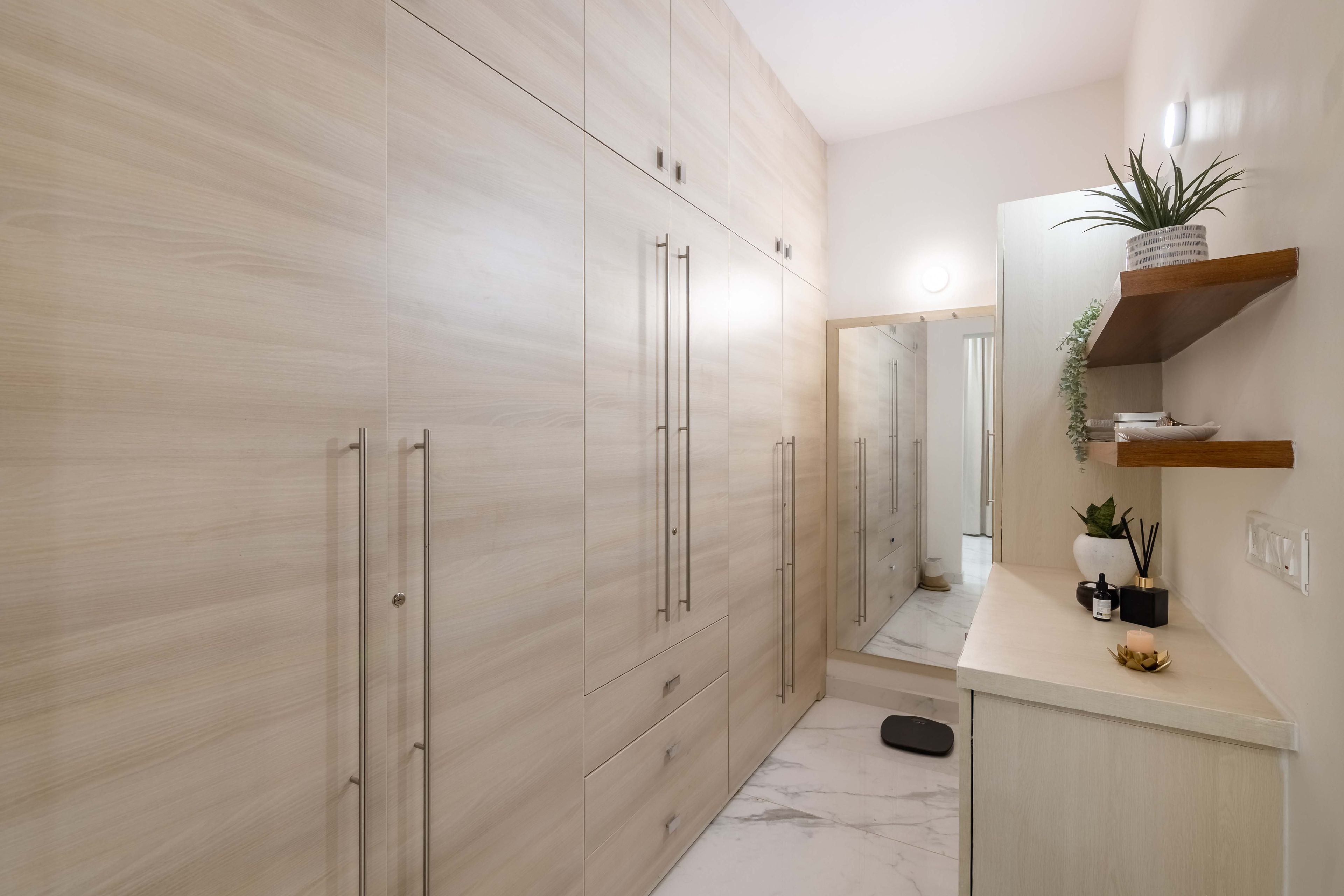 Contemporary Hooked Acacia Walk-In Wardrobe Design with Suede Laminate Finish