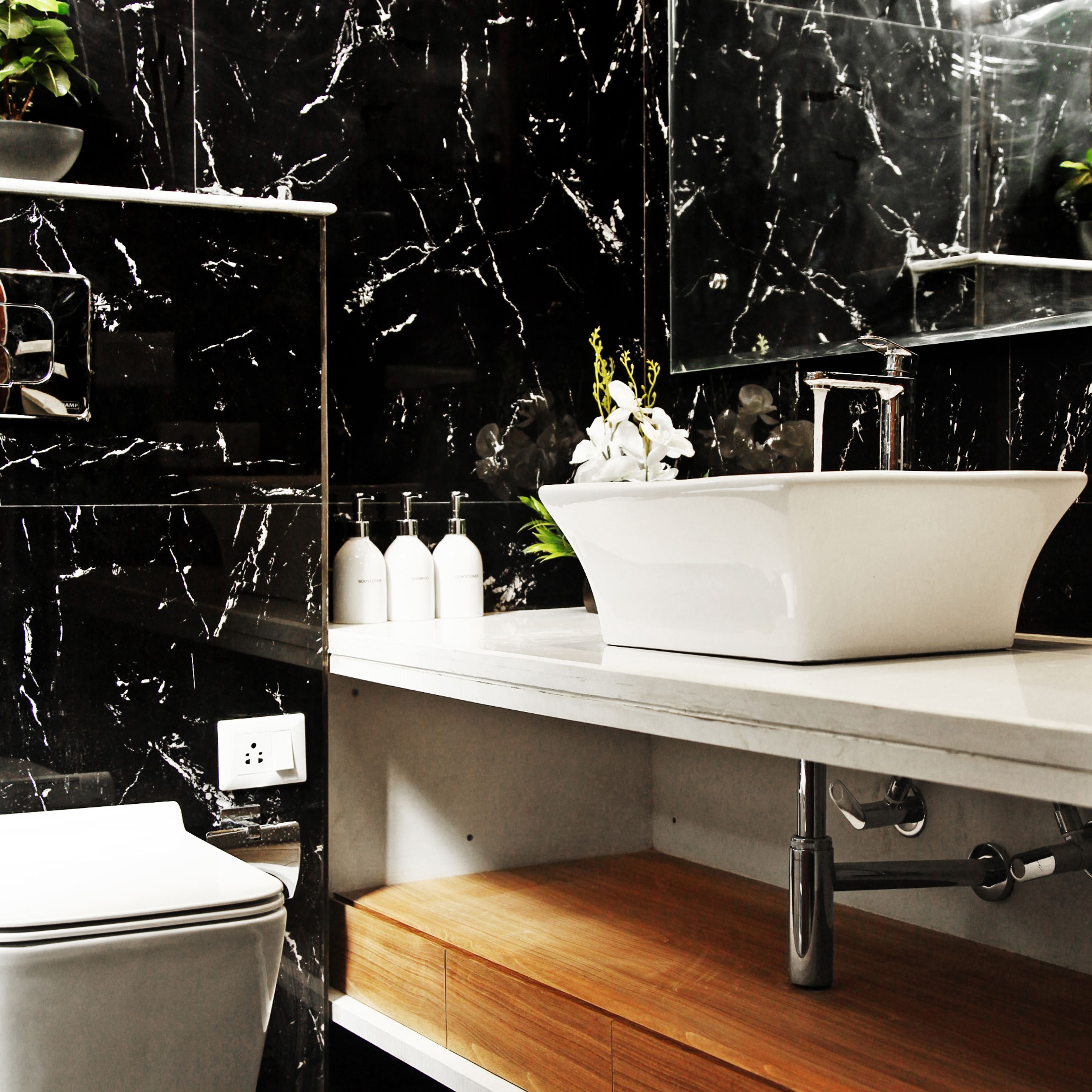 Modern Small Bathroom Idea With Black Marble Tiles