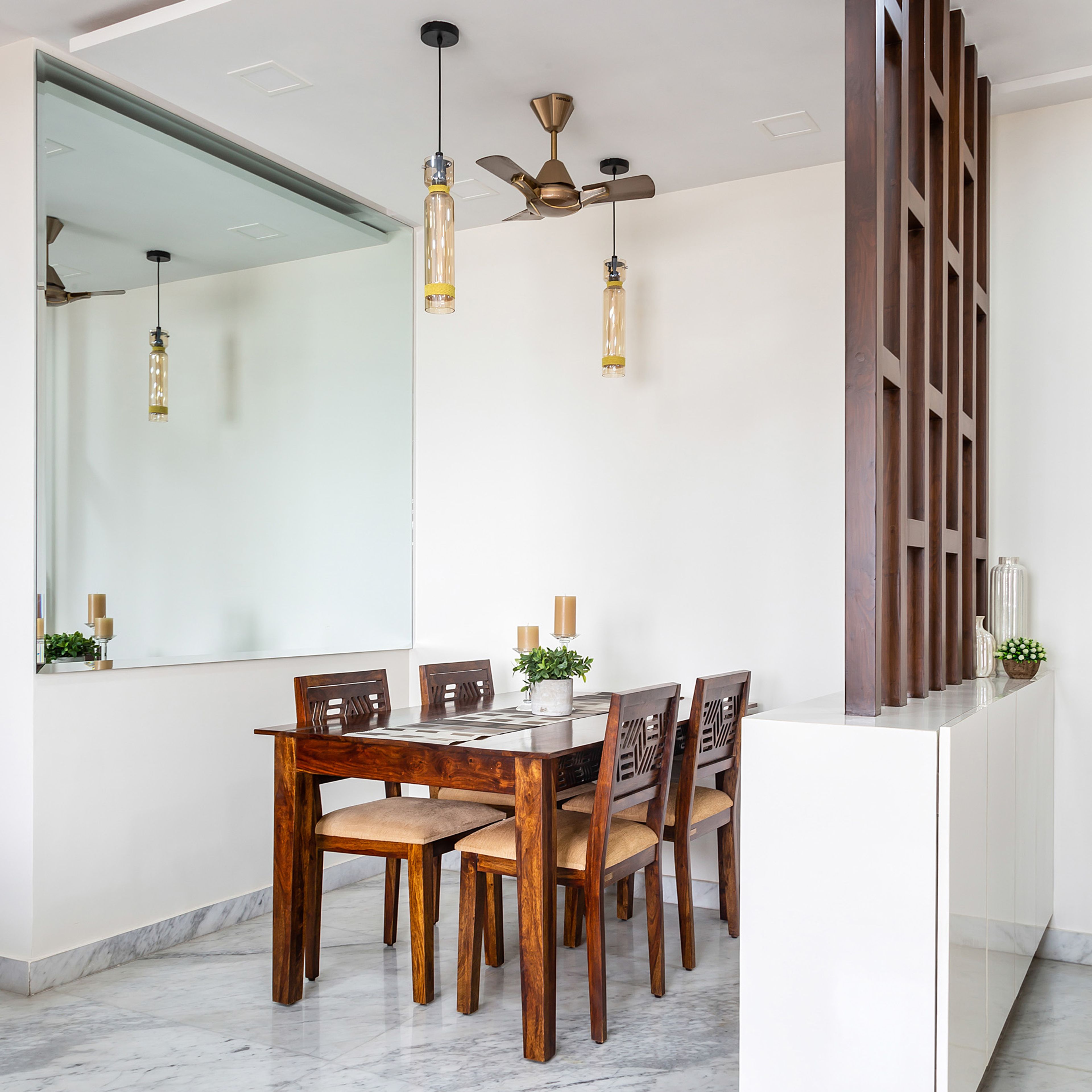 4-Seater Contemporary Dining Room - Livspace