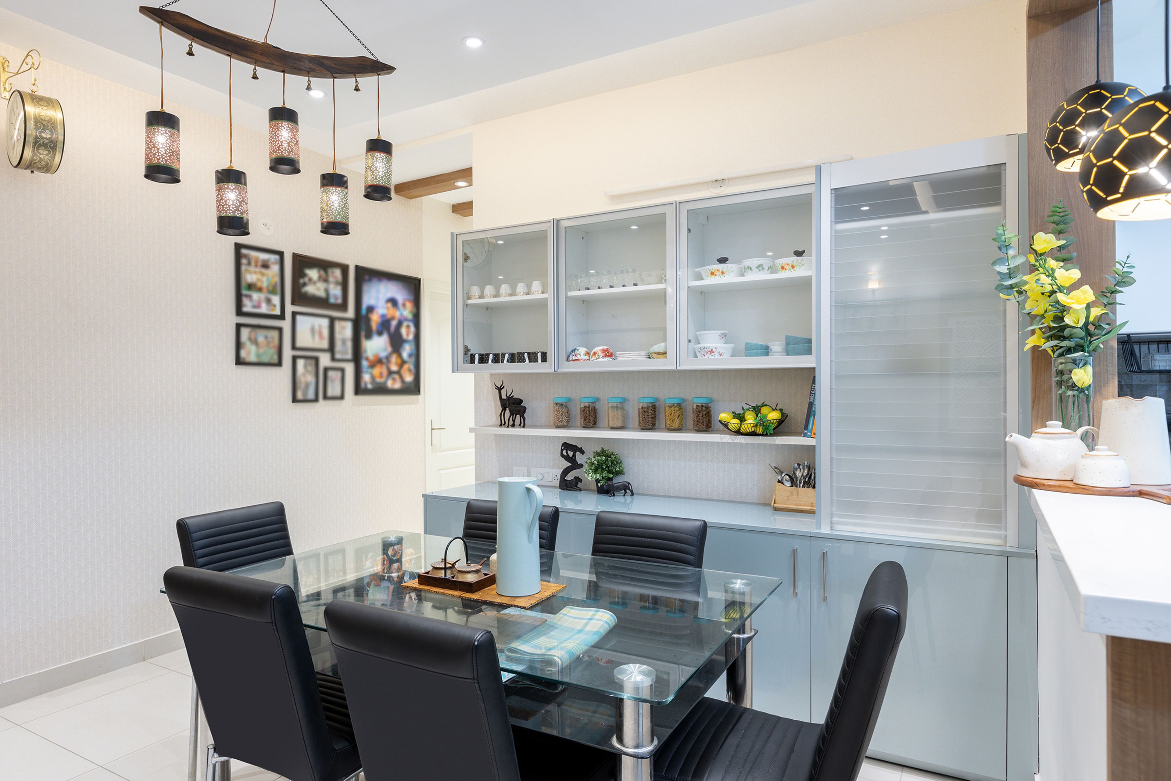 Modern Dining Room Design With Black Upholstery