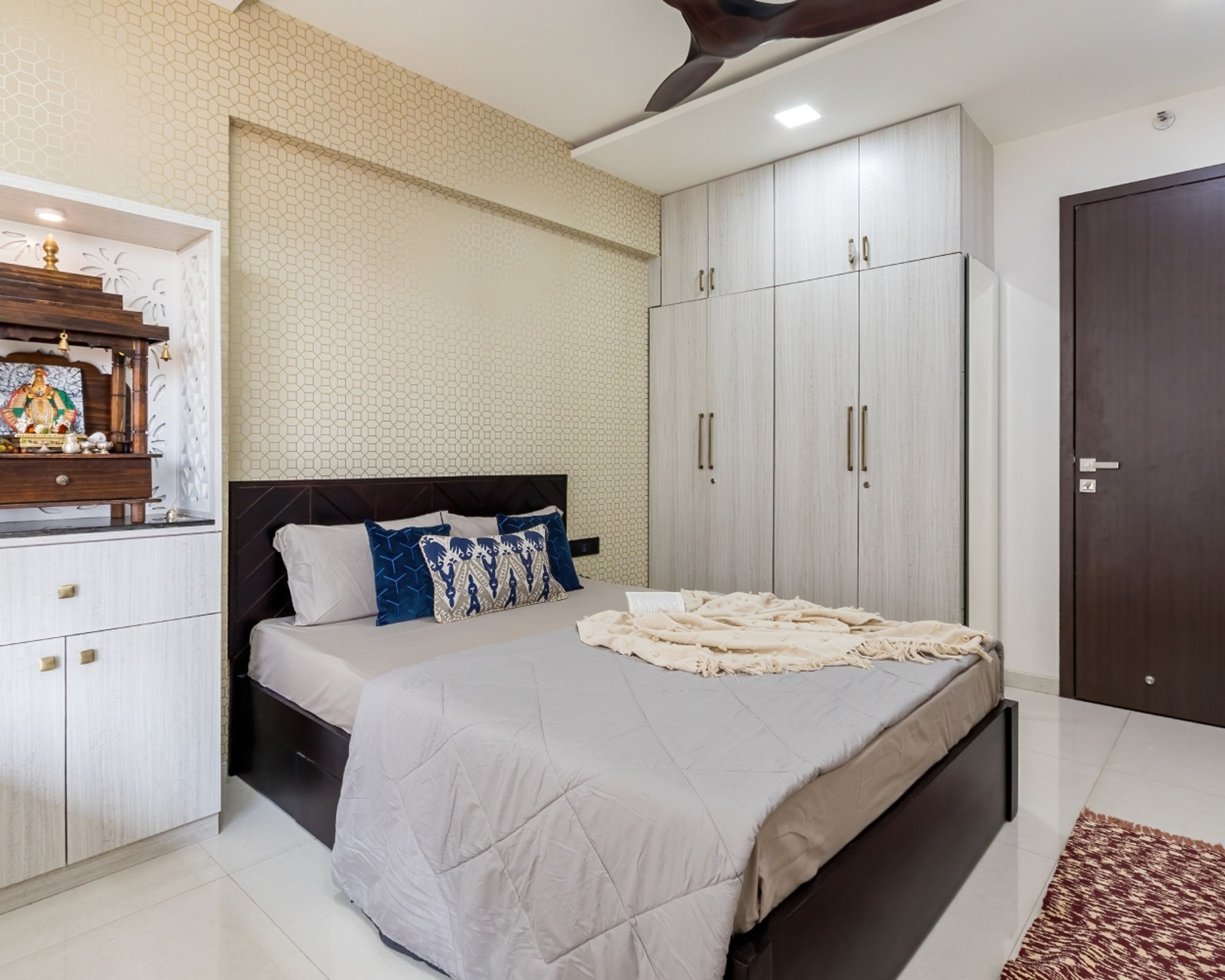 Single-Layered Ceiling Design - Livspace