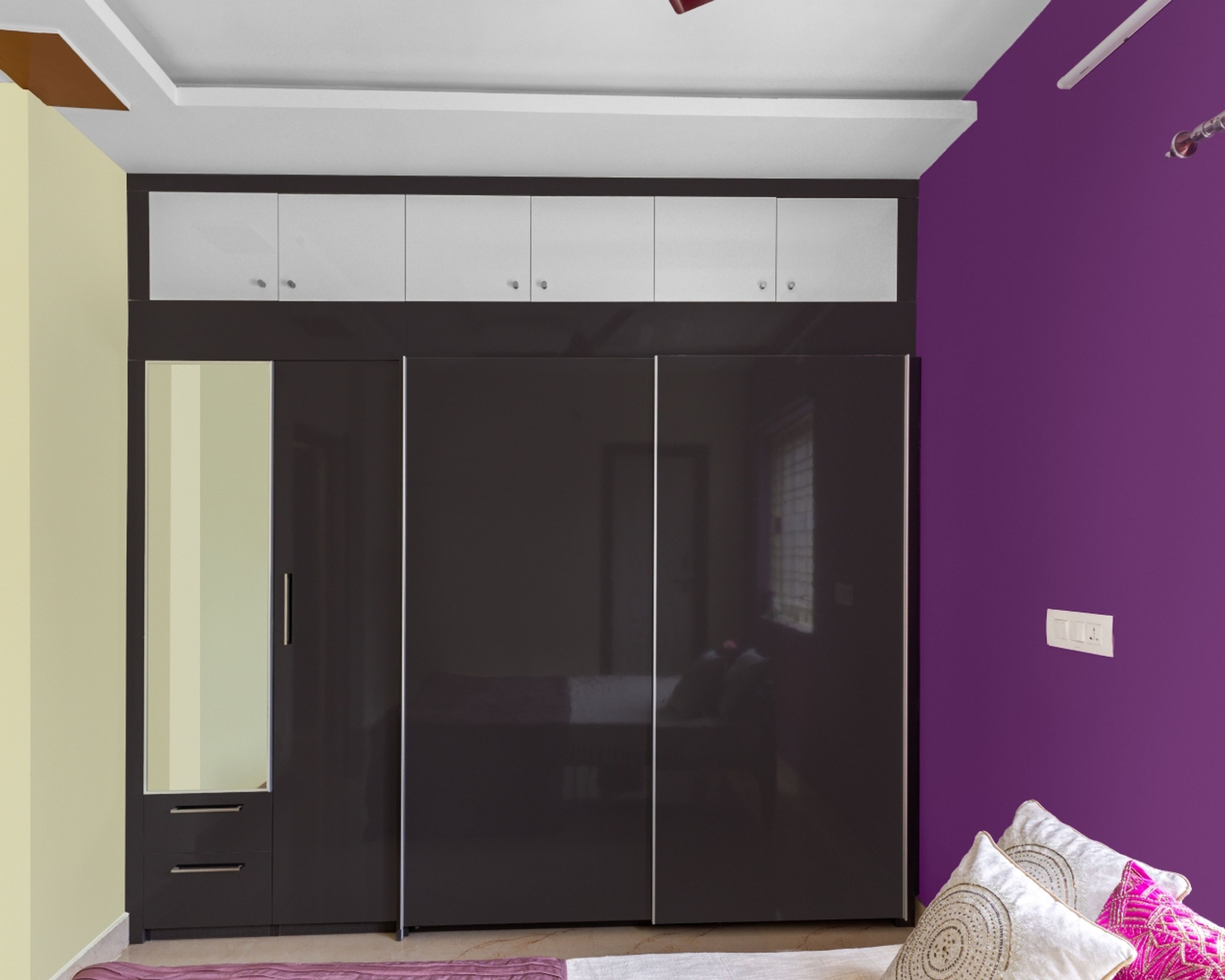 Modern Linear POP Ceiling Design In Square And Rectangular Shapes