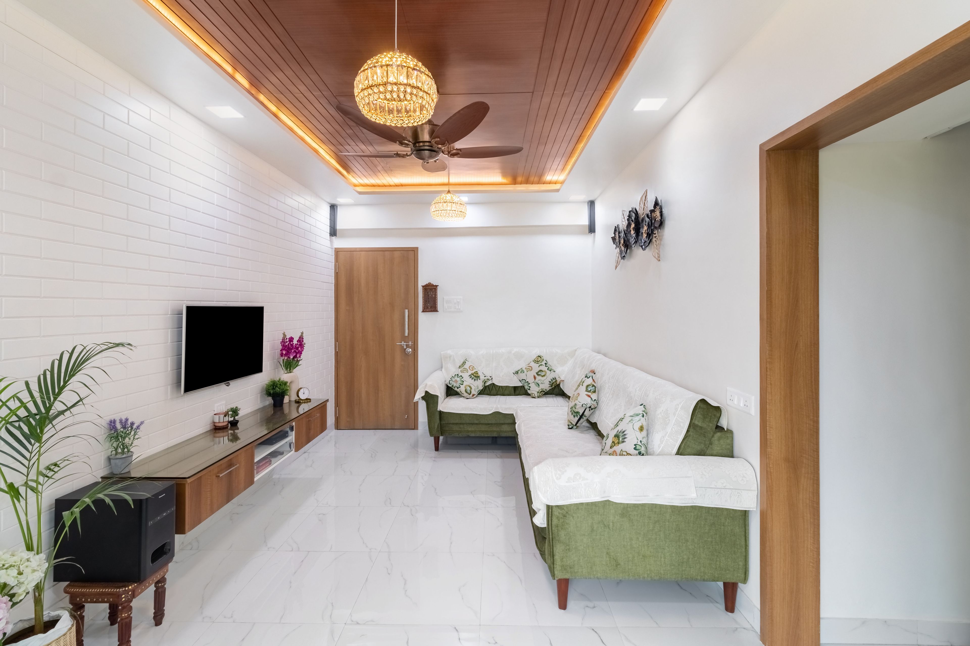 Contemporary Wood And POP False Ceiling Design With Lights