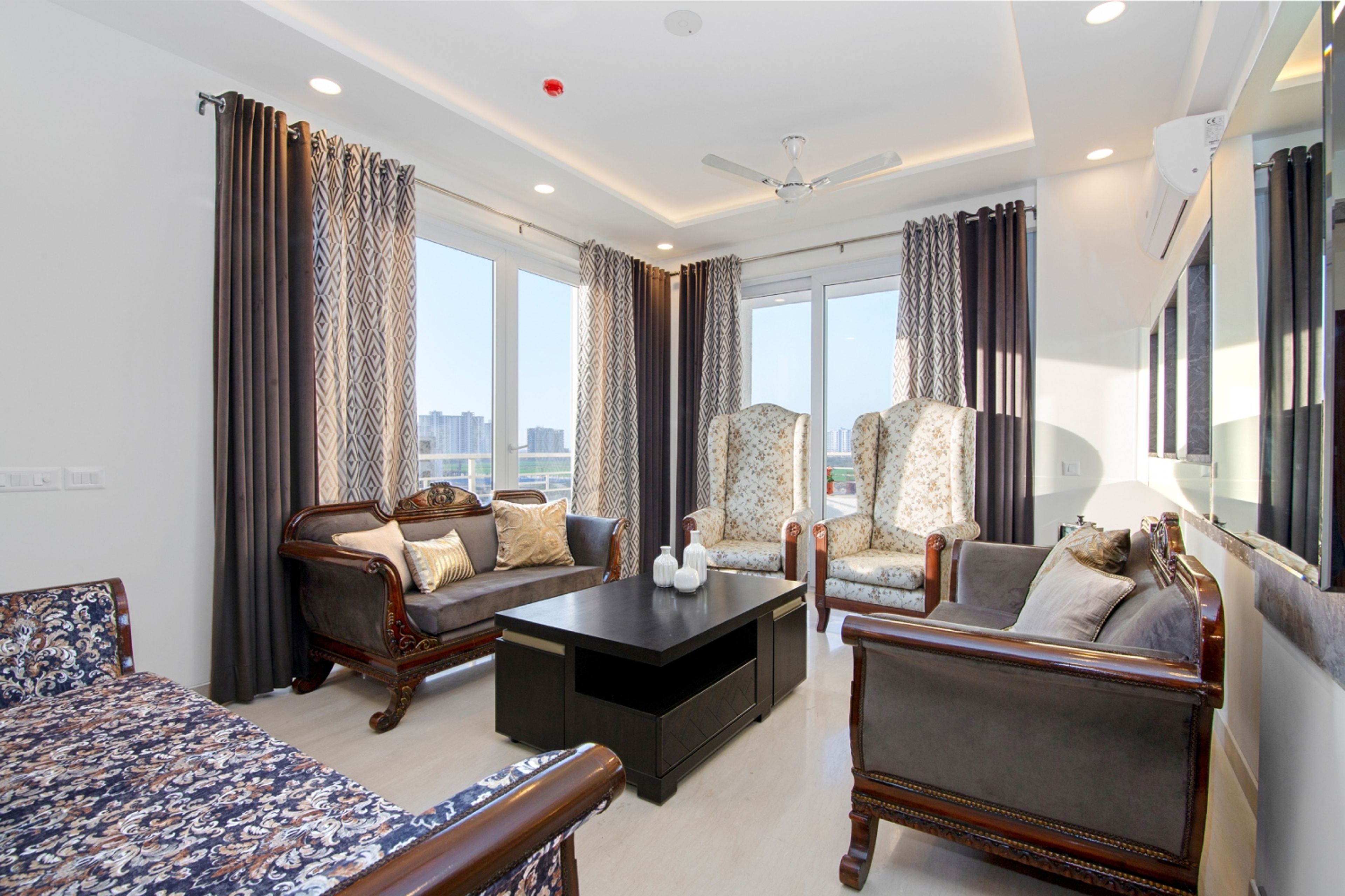 Modern Single-Layered POP Ceiling Design For Living Rooms