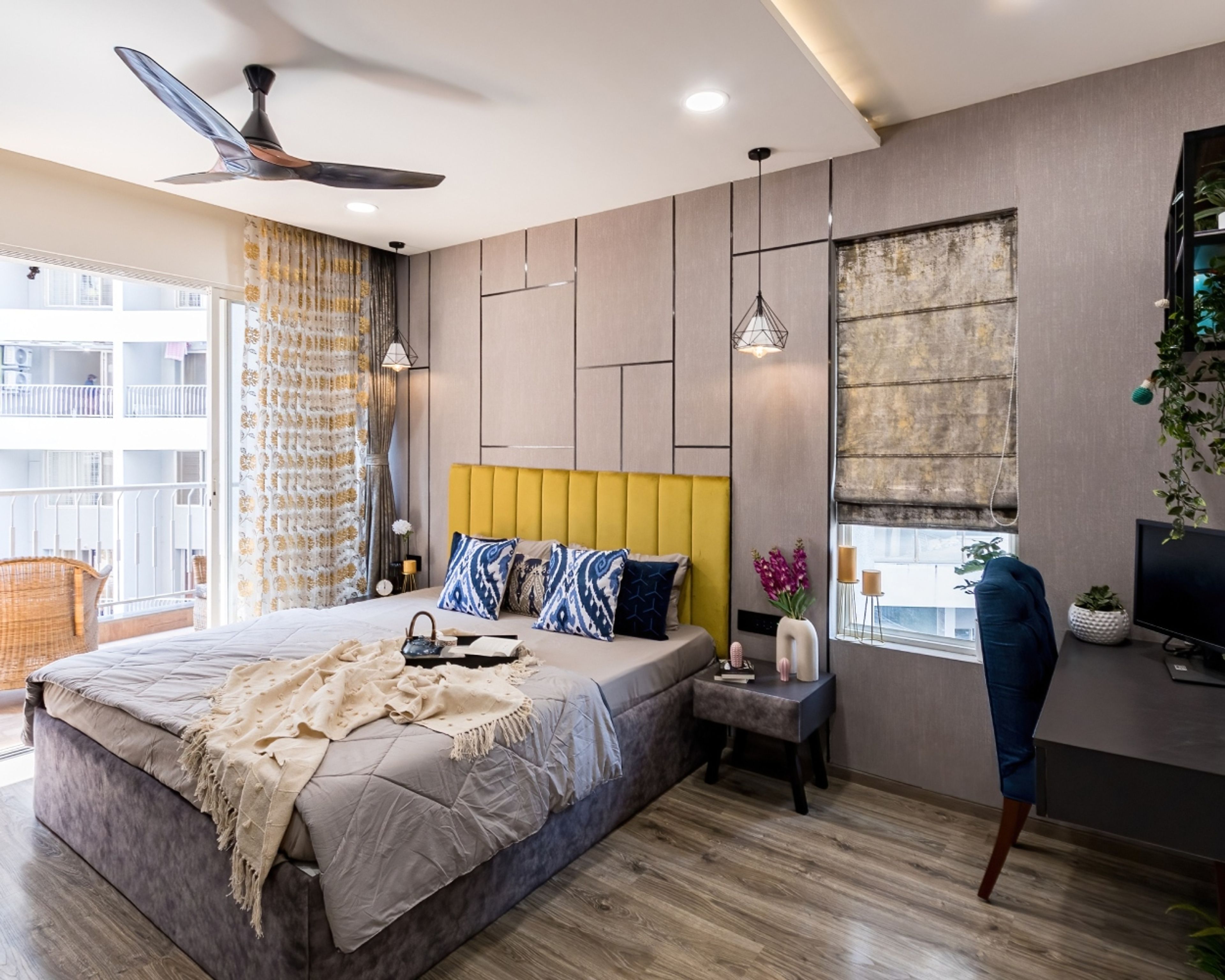 POP Ceiling With Lights - Livspace