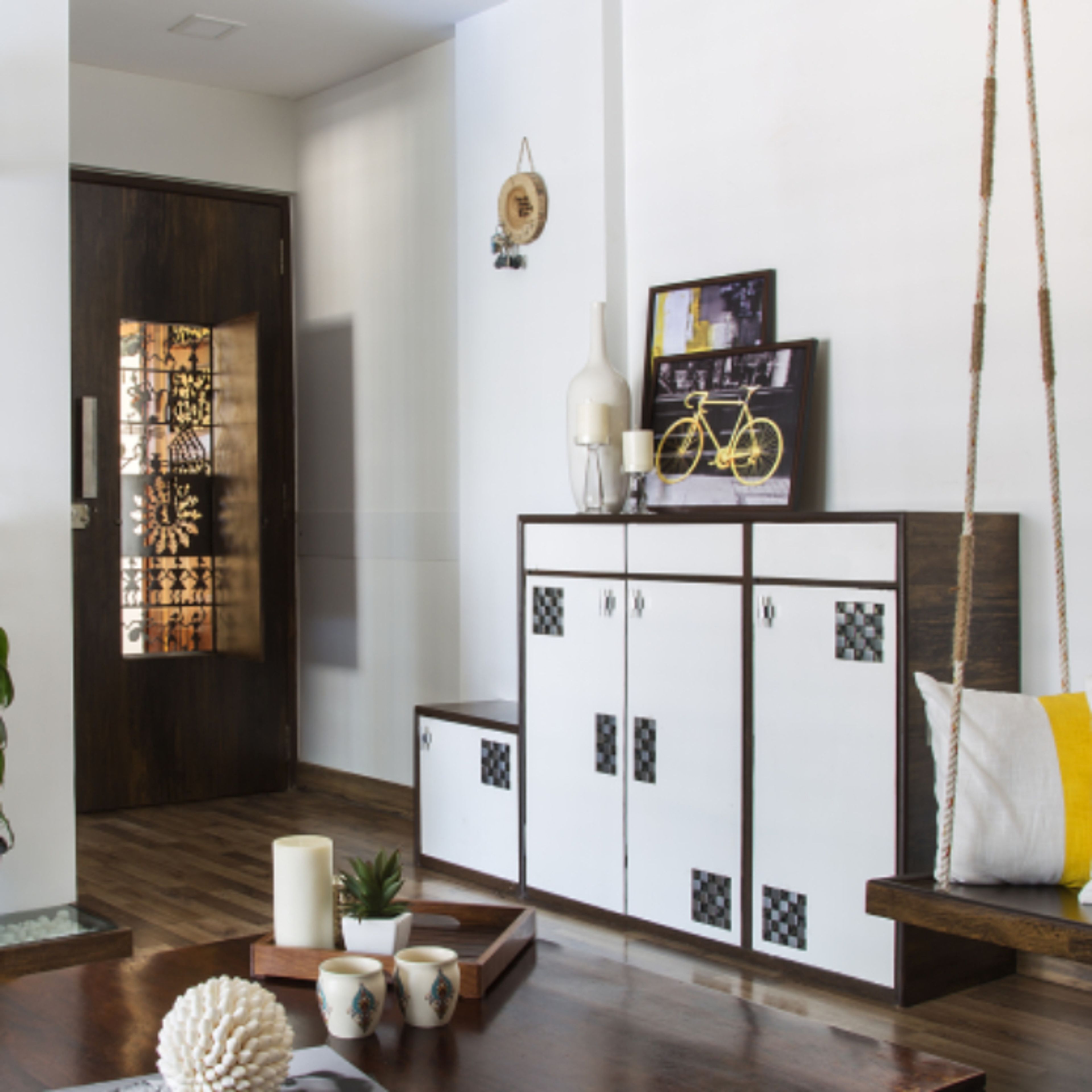 Classic Floor-Mounted Foyer Design