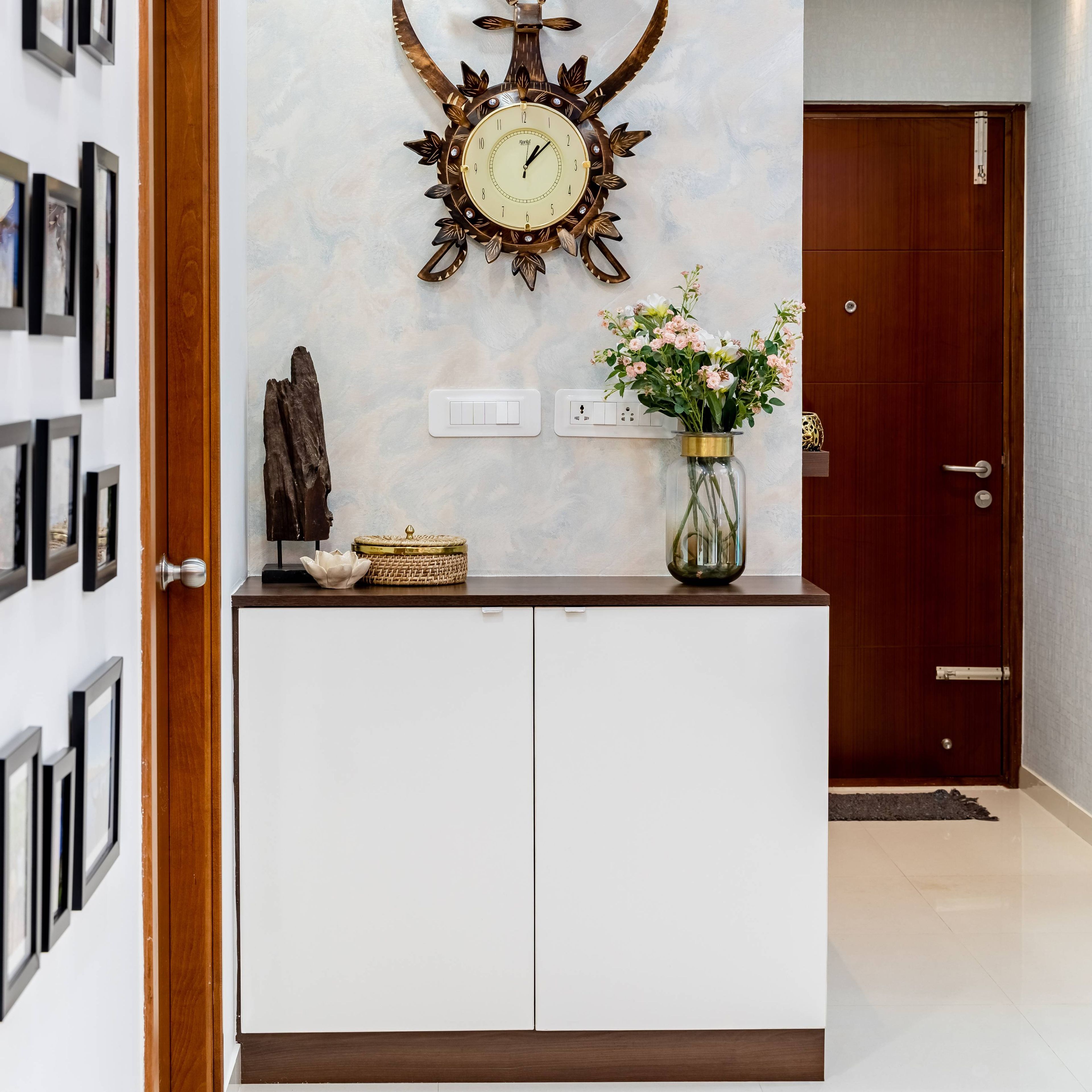 Contemporary Foyer Design With Floor Mounted Closet