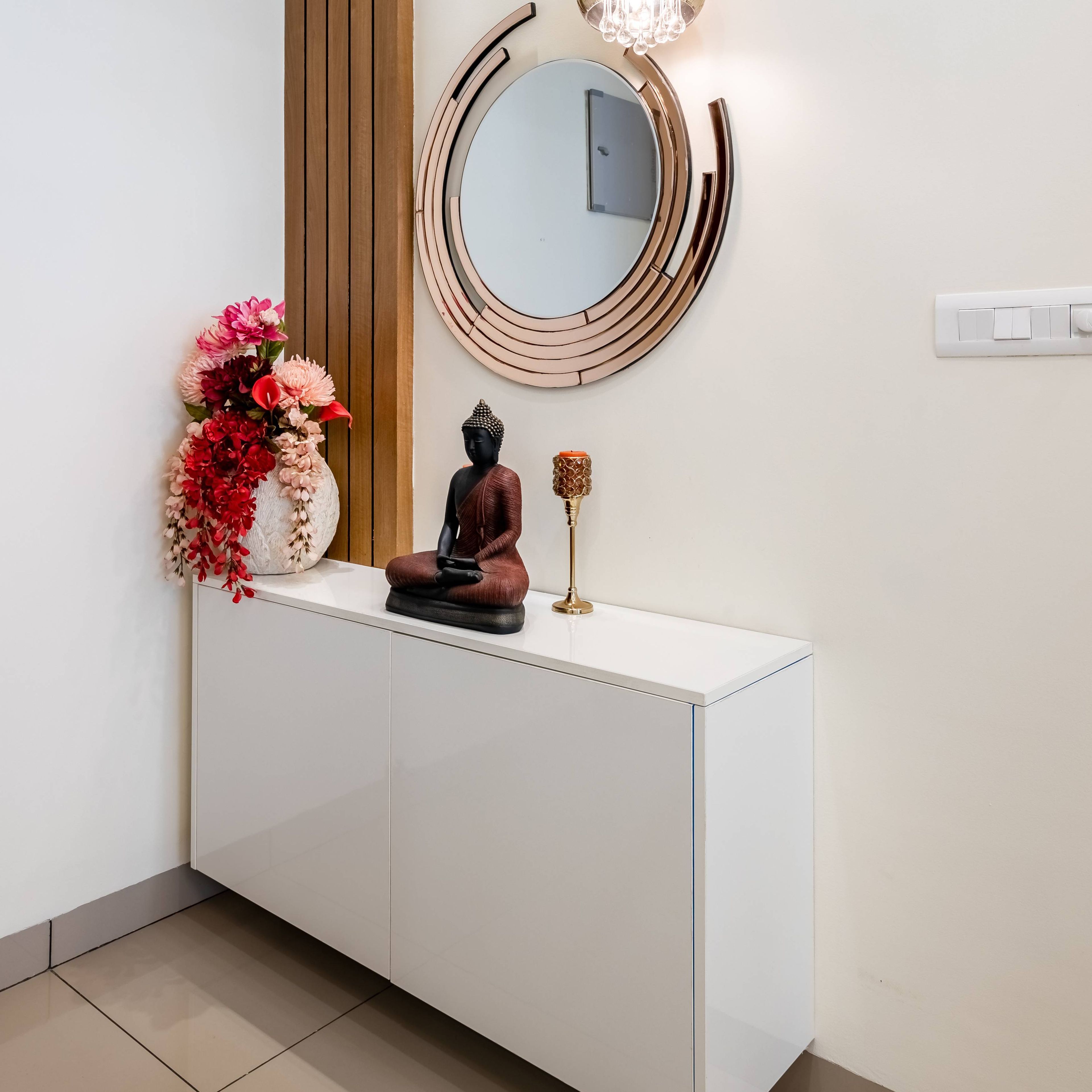 Contemporary Foyer Design With Decorative Wall Mirror And Fluted Panels