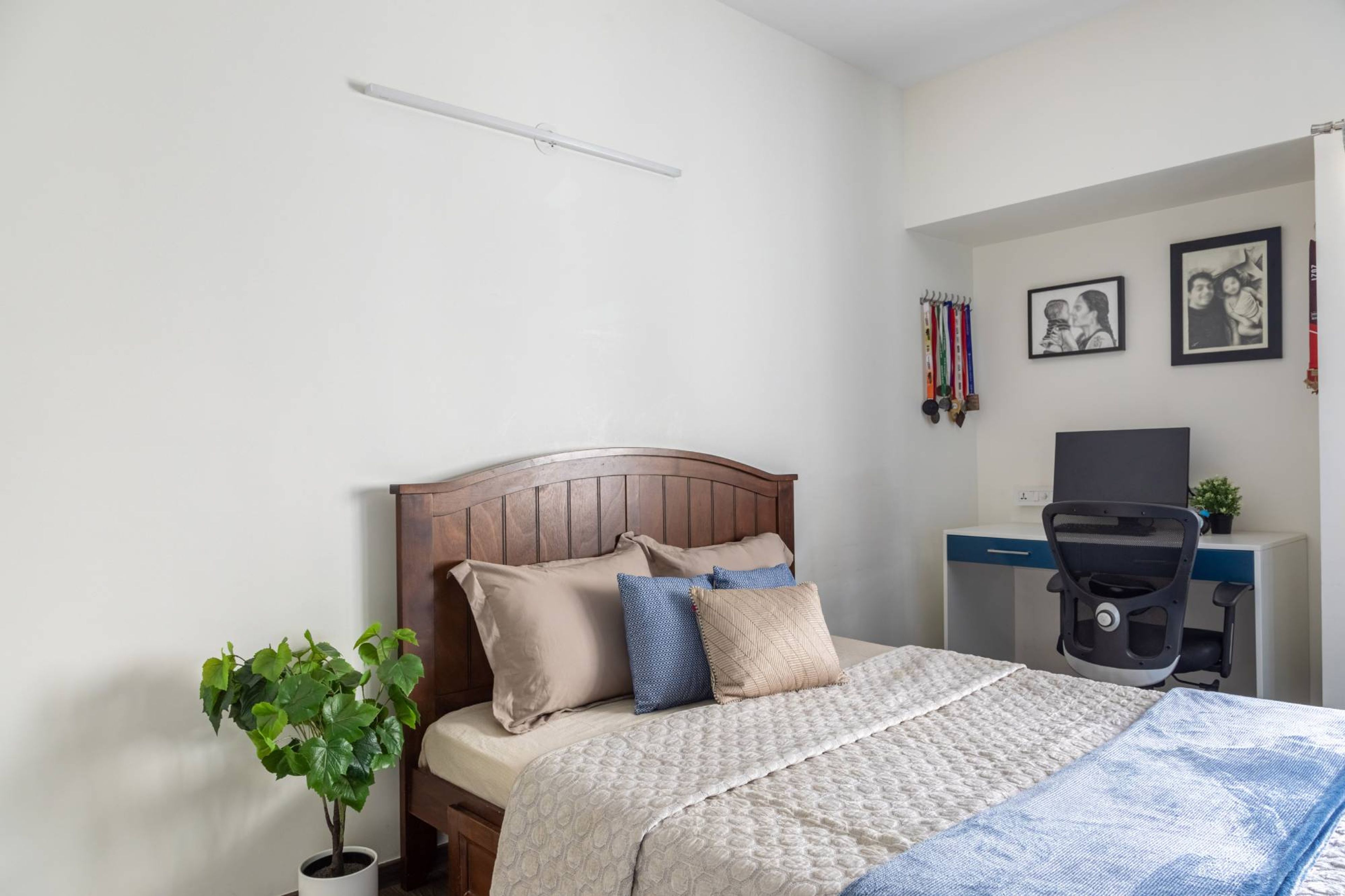 Modern Guest Room Design With Wooden Furniture