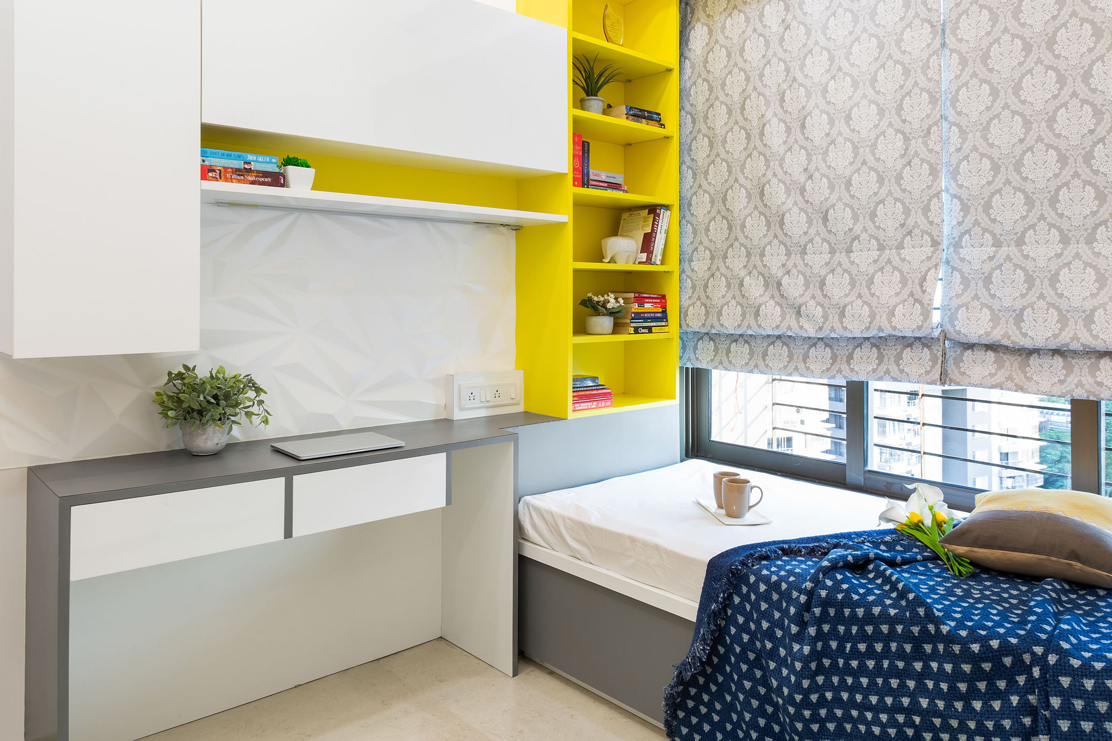 Modern Home Office Design With Overhead Storage Cabinets