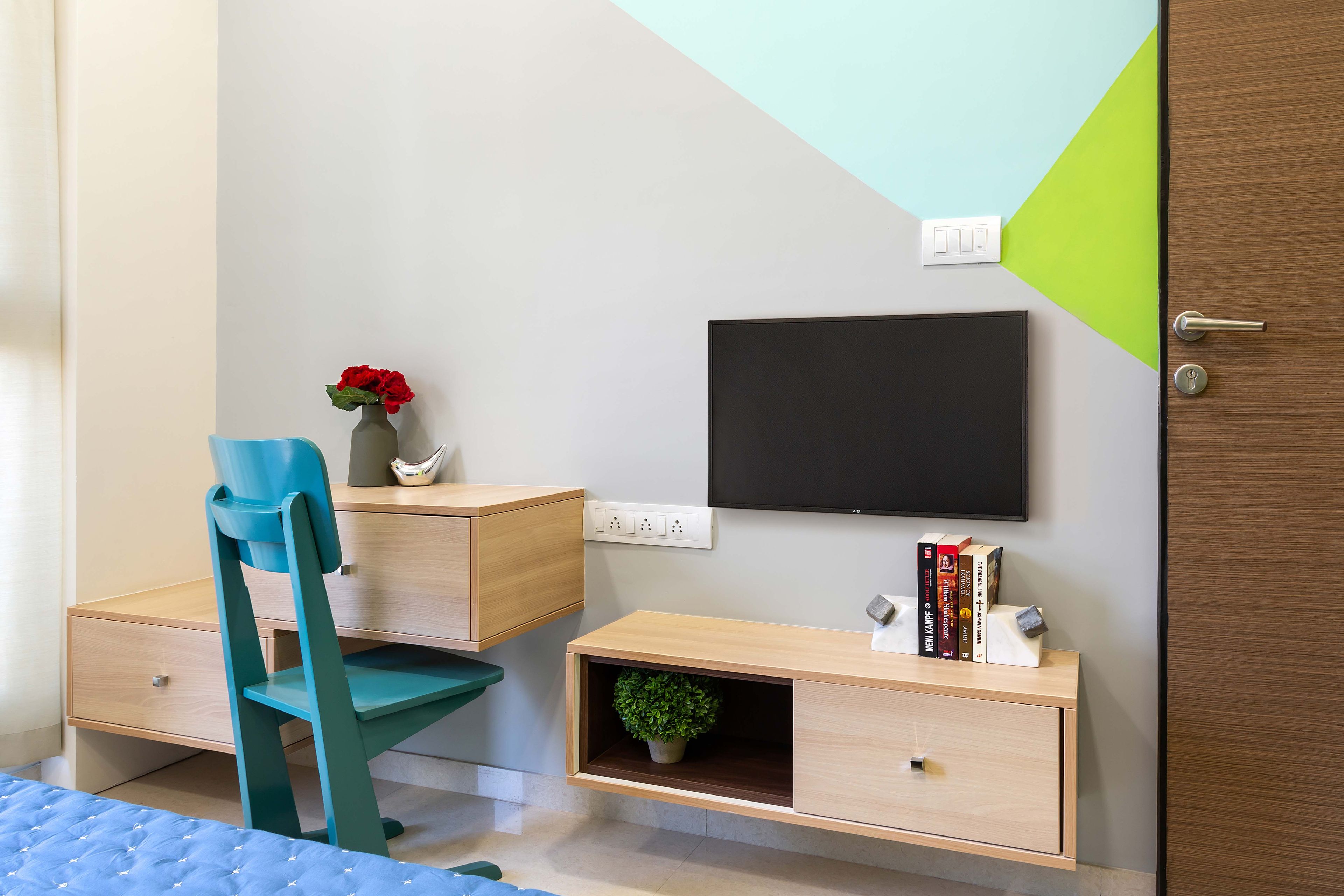 Modern Home Office Design With Two Wall-Mounted Study Tables