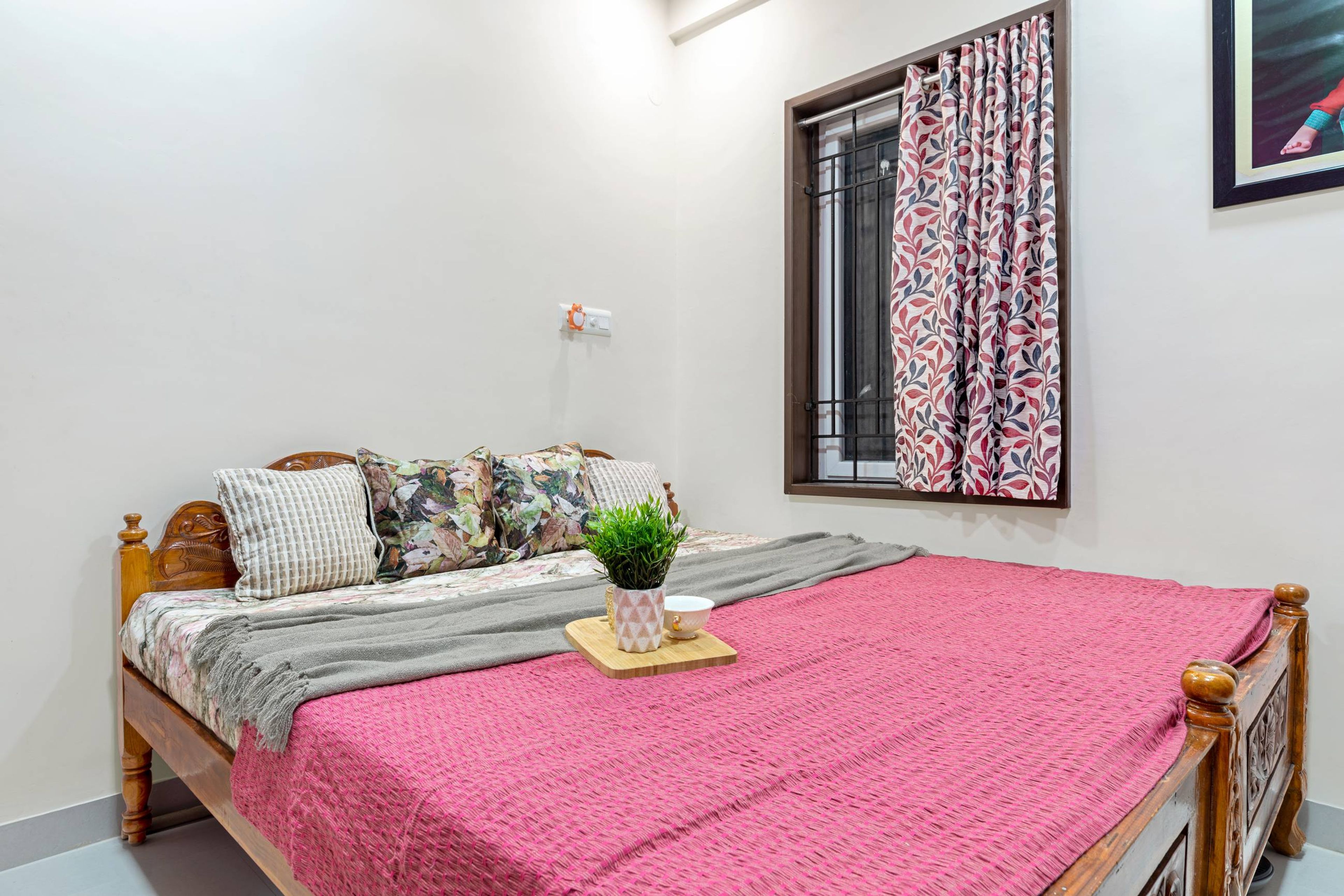 Modern Kids Bedroom Design With Wooden Double Bed And Seamless White Walls