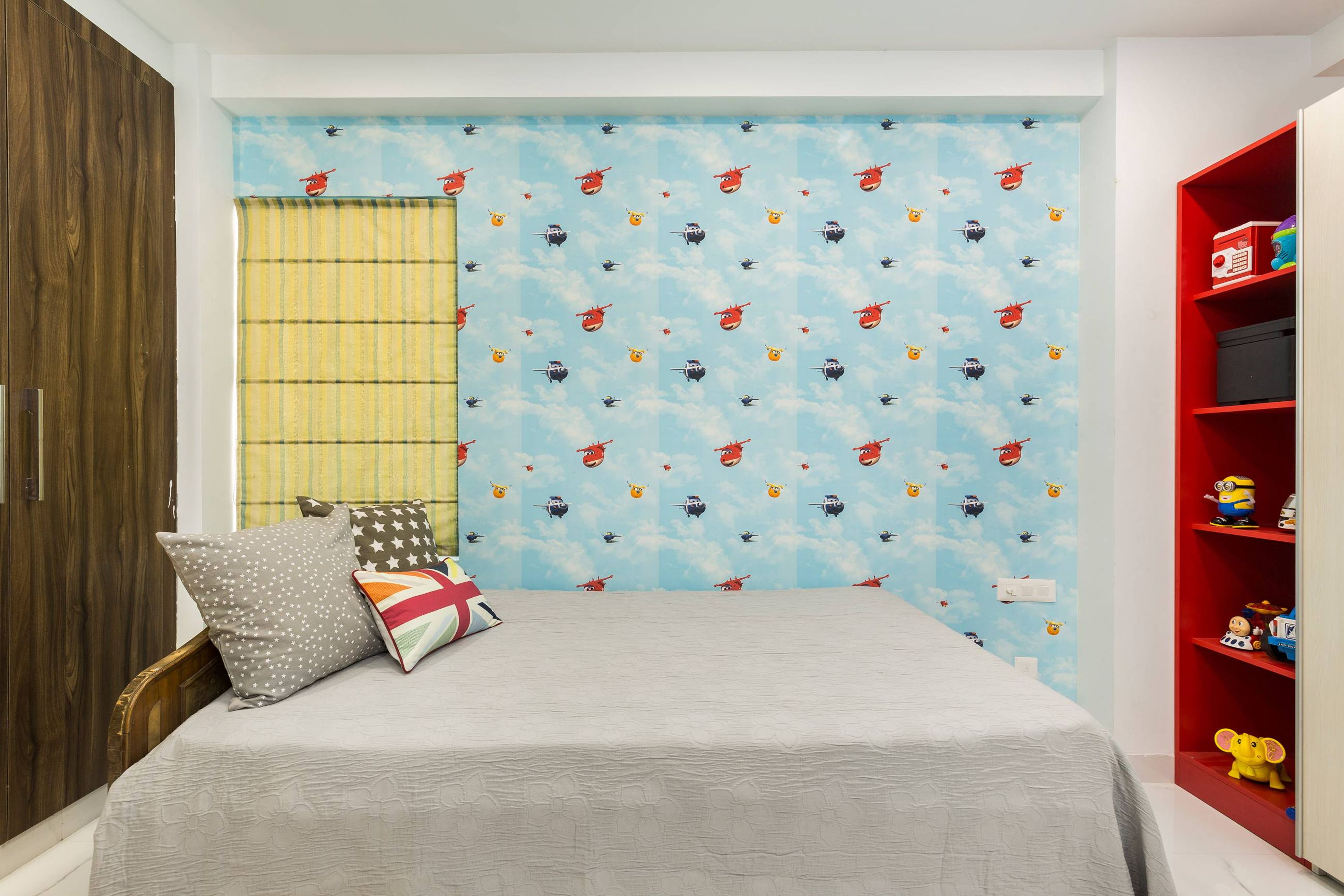 Modern Kids Room Design With Open And Closed Storage