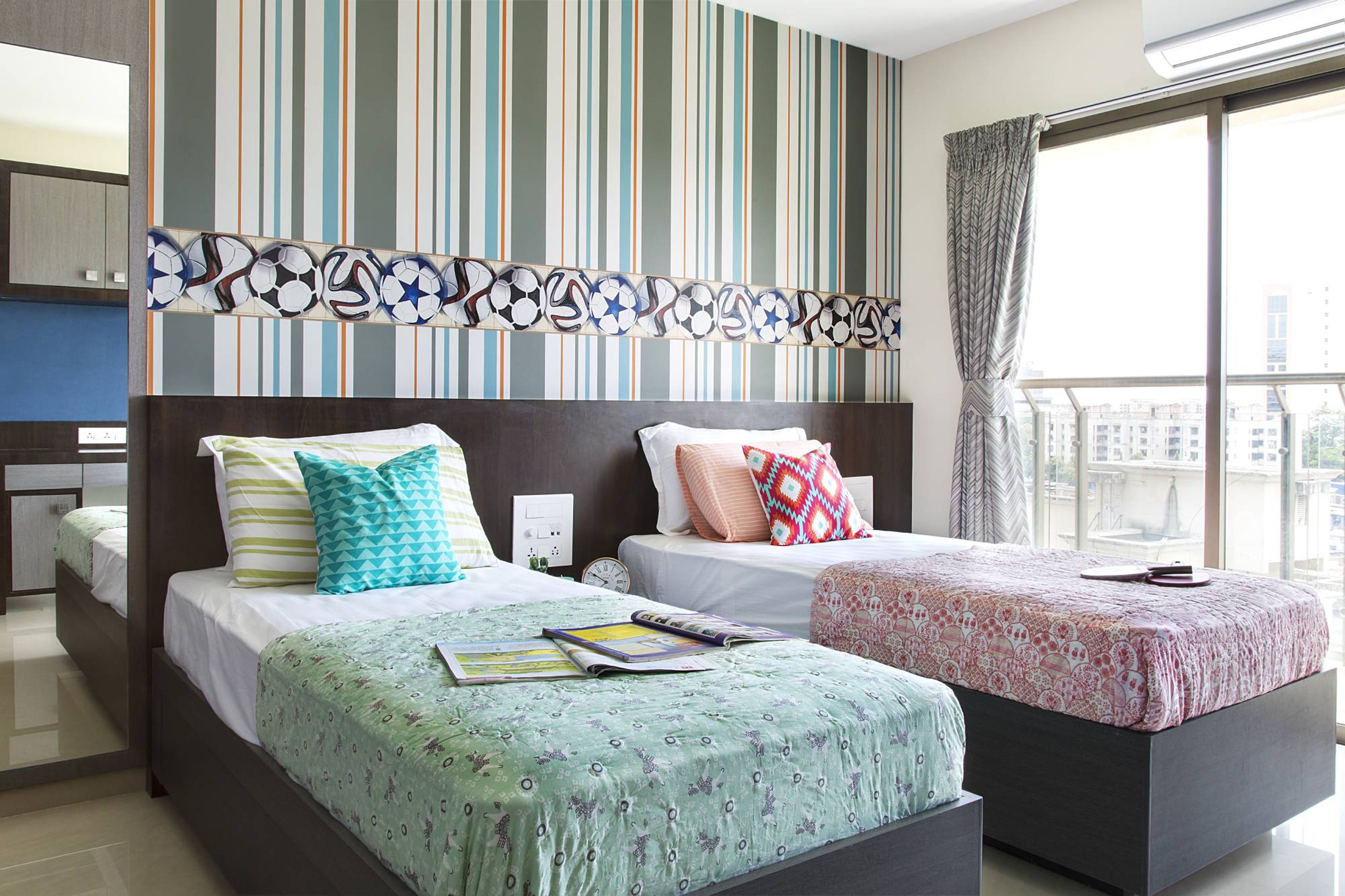 Modern Kids Room Design With Wooden Twin Beds