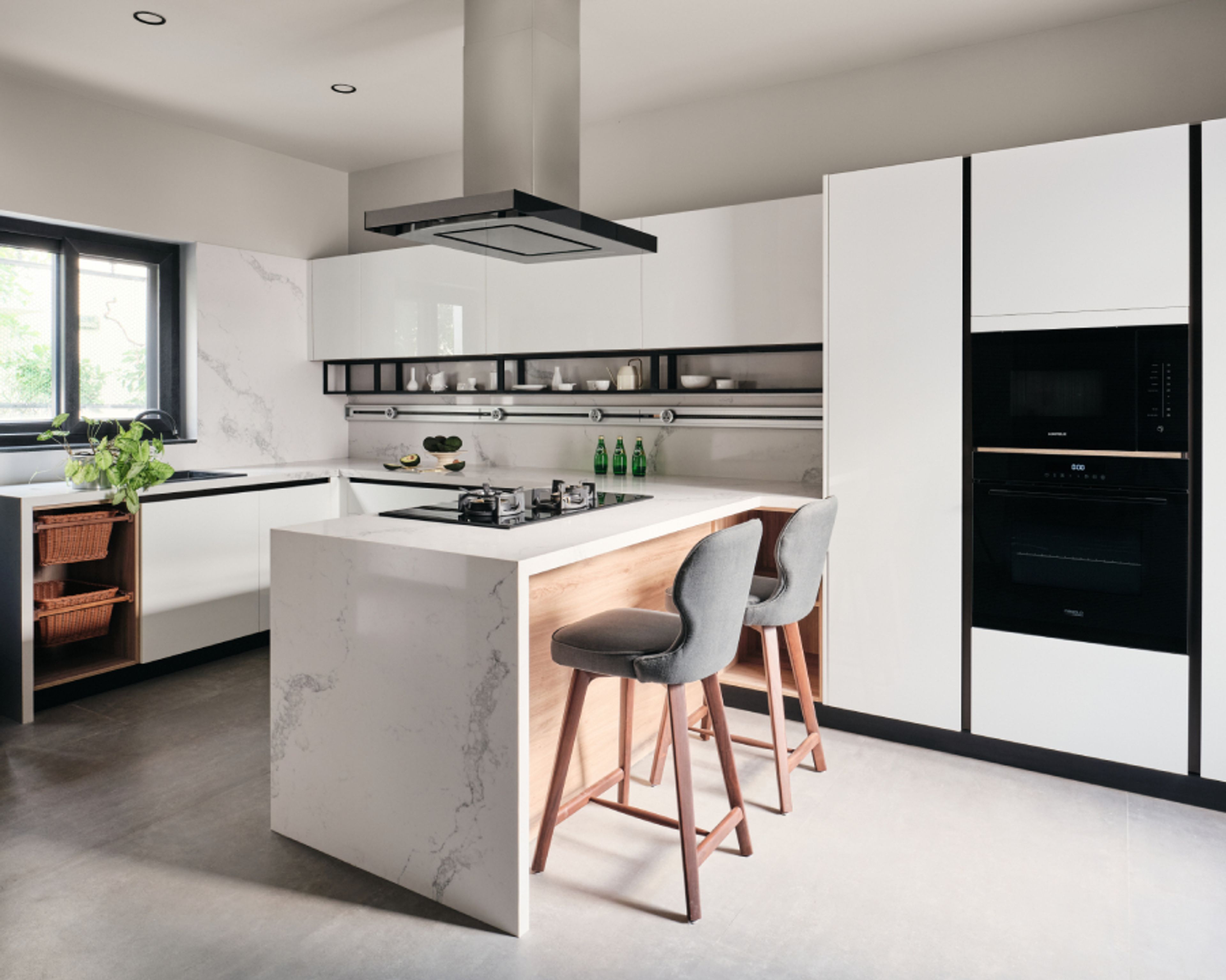 Modern U-Shaped Kitchen Design With White Cabinets