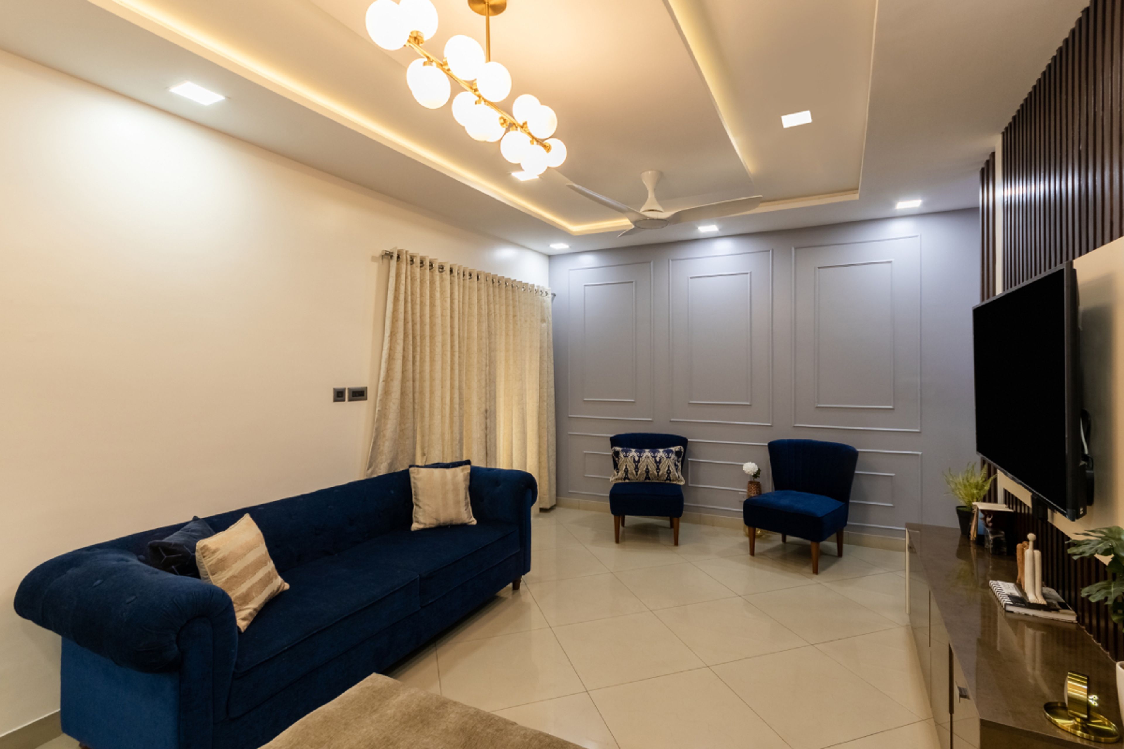 Compact Drawing Room Design - Livspace