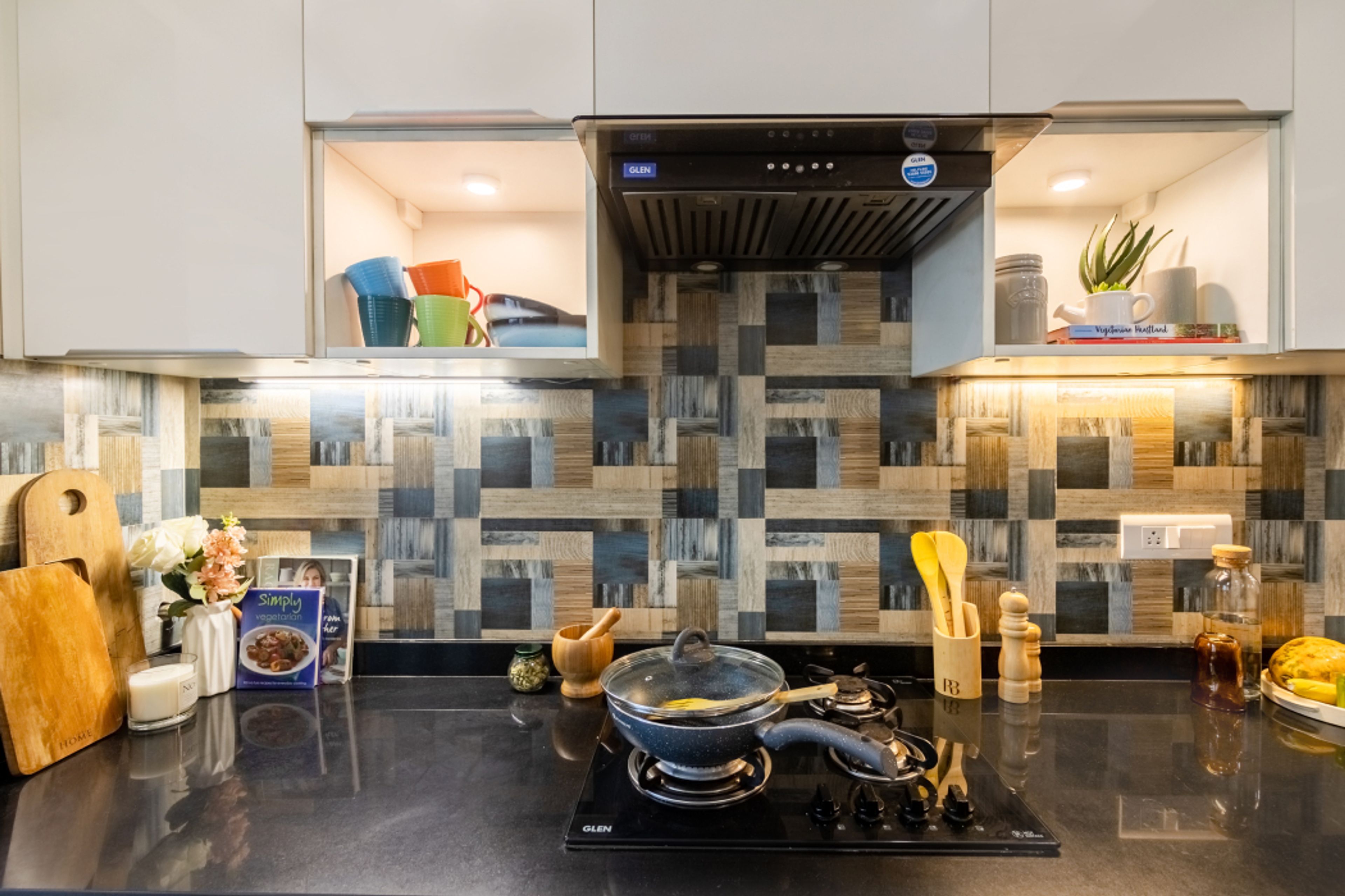 Colourful Kitchen Tile Design For Contemporary Homes