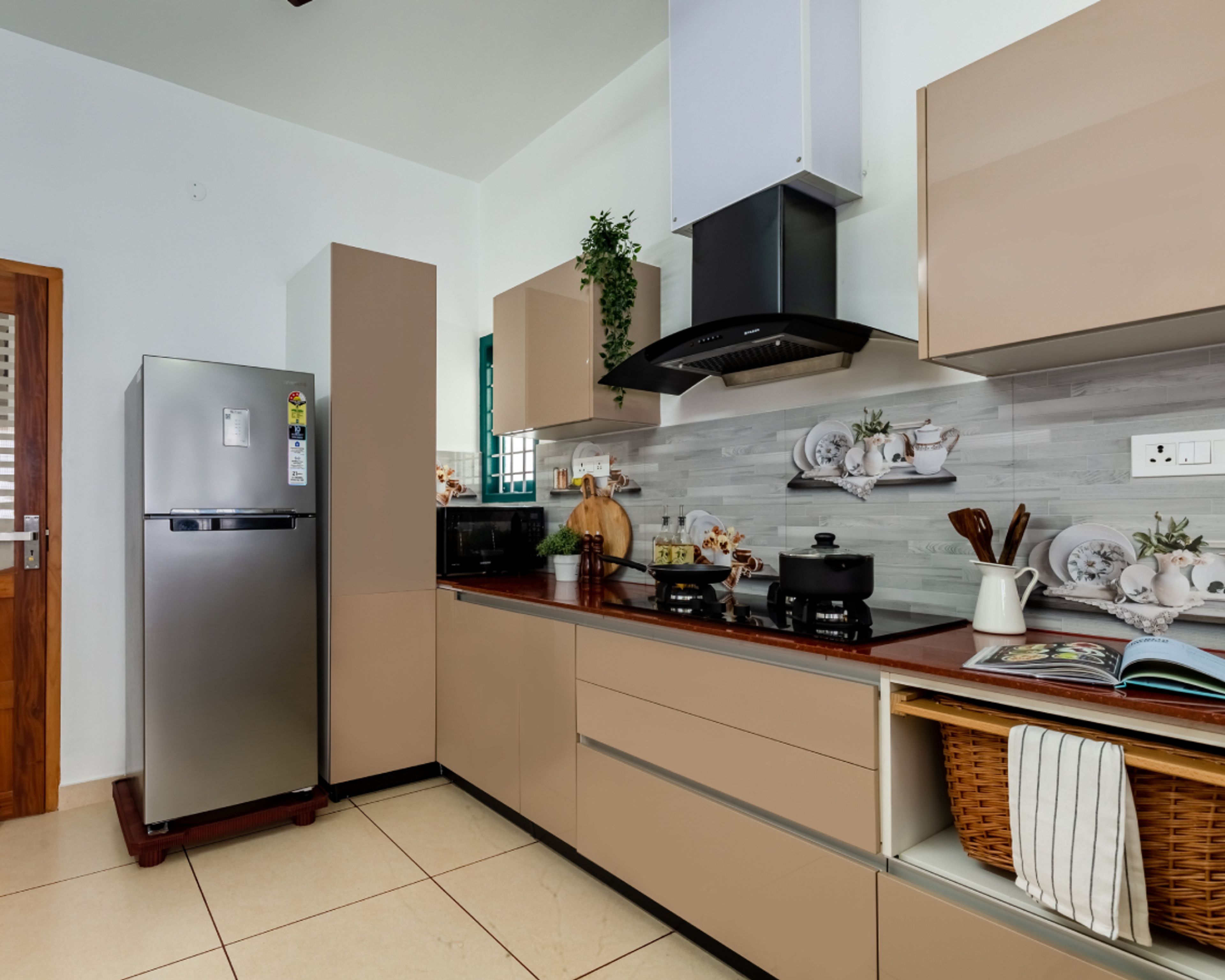Brick-Patterned Kitchen Tiles Design