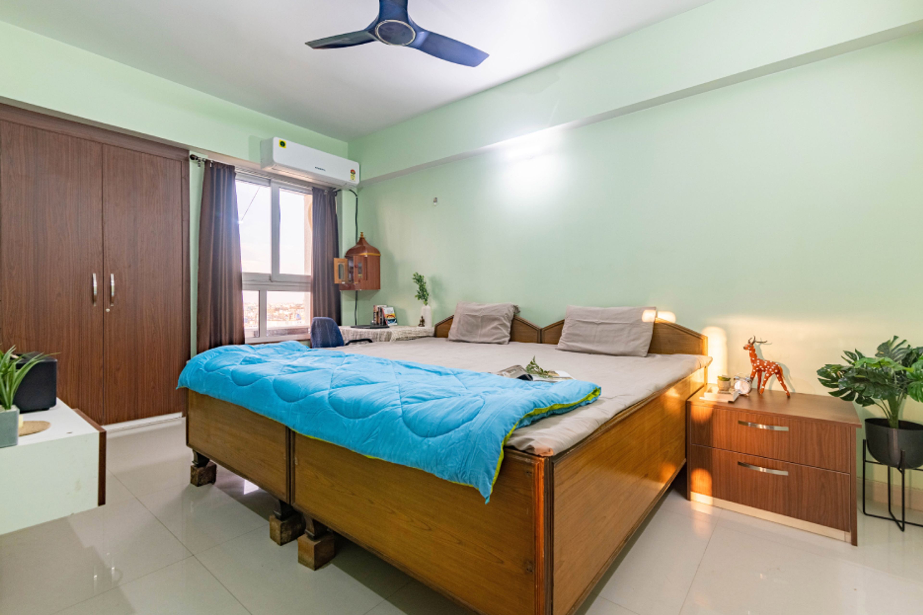 Classic Bedroom Wall Paint Design In A Pastel Shade