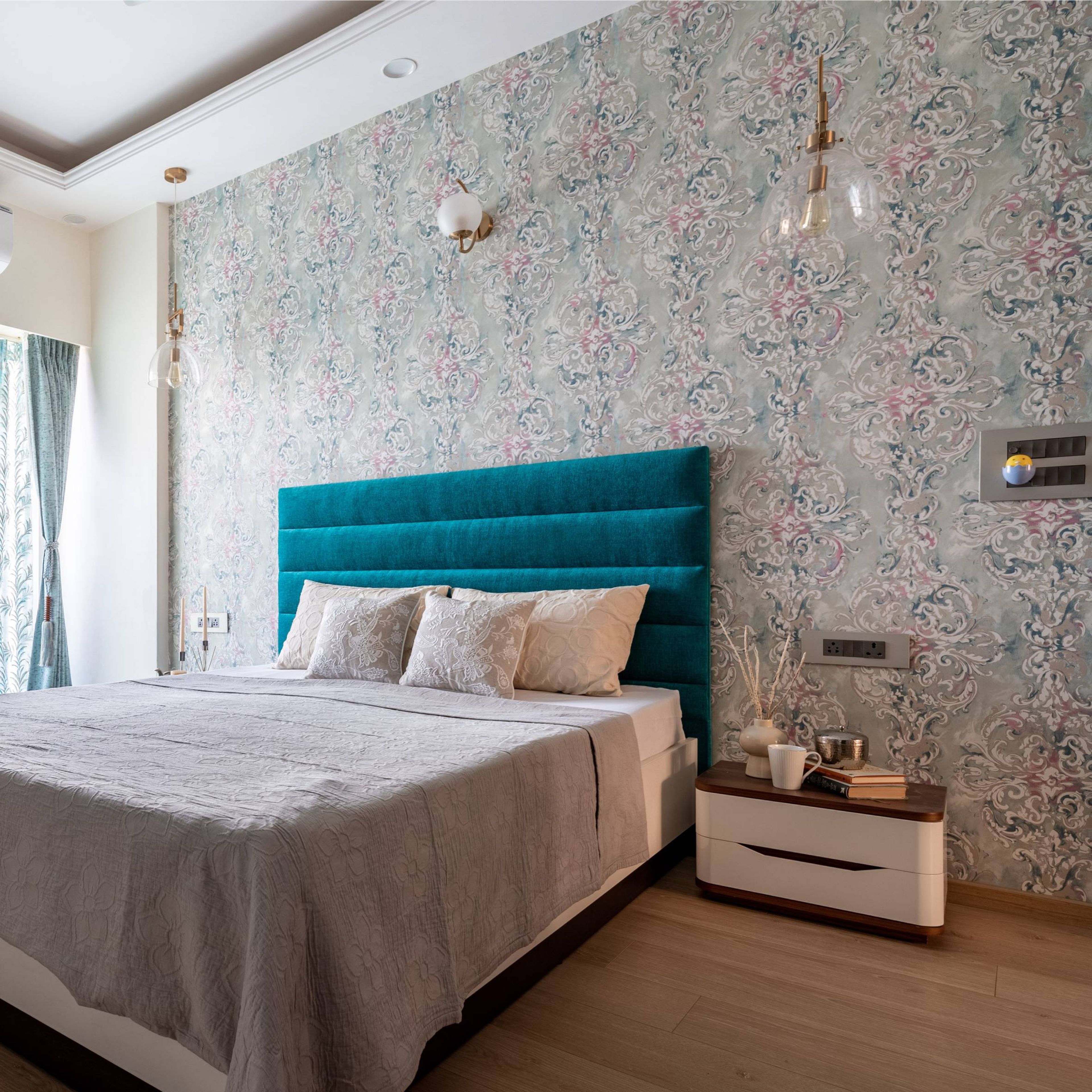 Victorian Bedroom Wallpaper Design With A Damask Motif