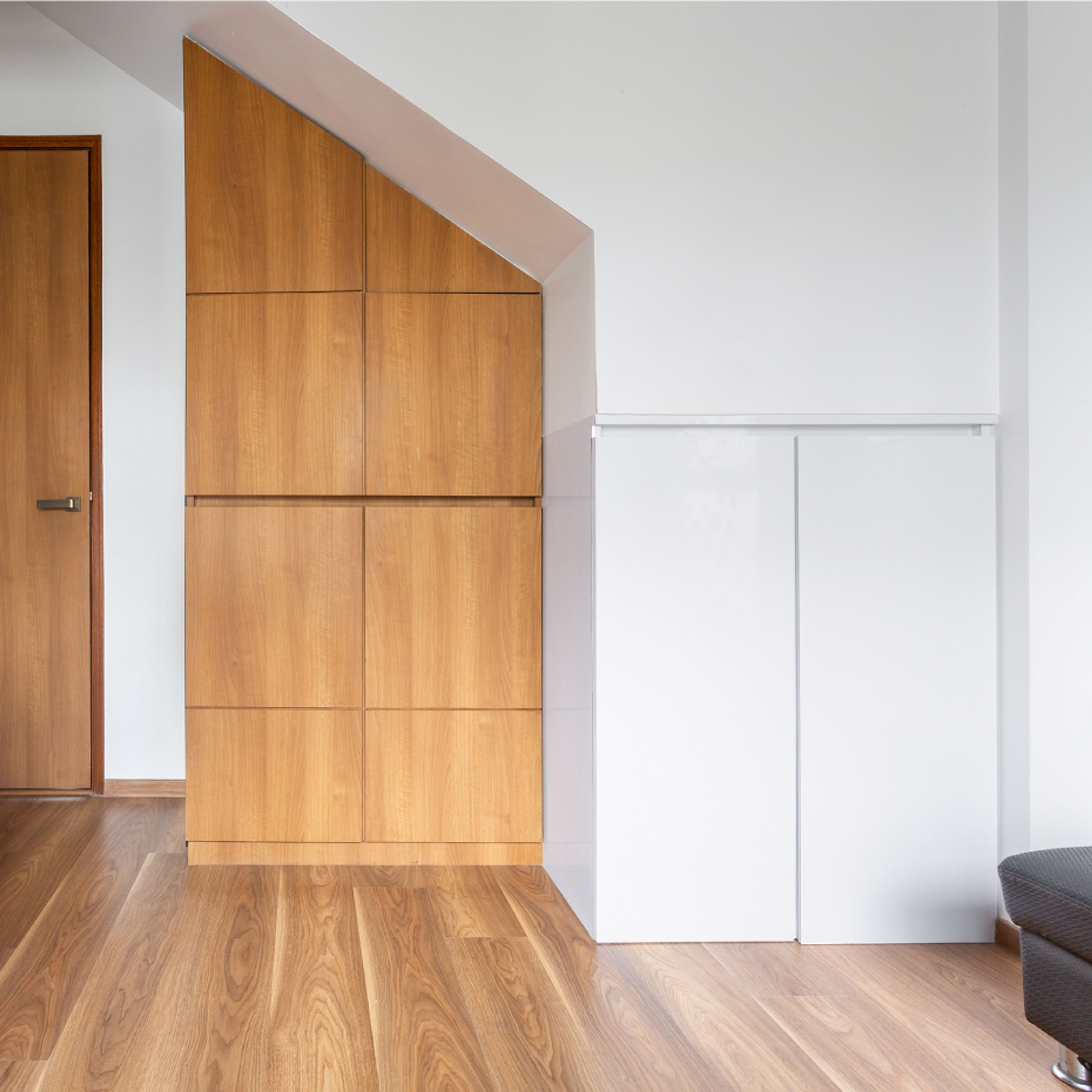 Contemporary 2-Door Wooden Wardrobe Design