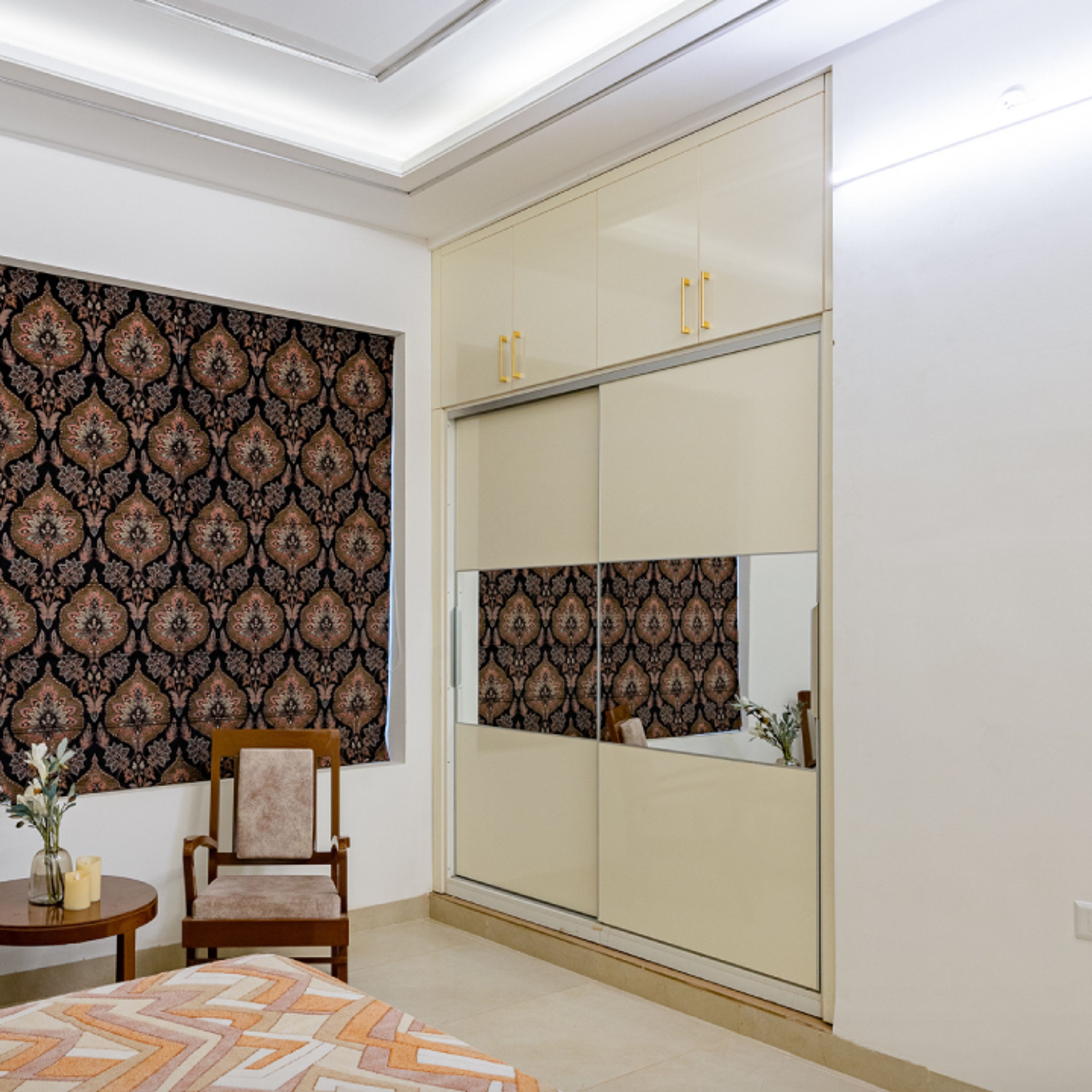 Modern Cream Sliding Wardrobe Design