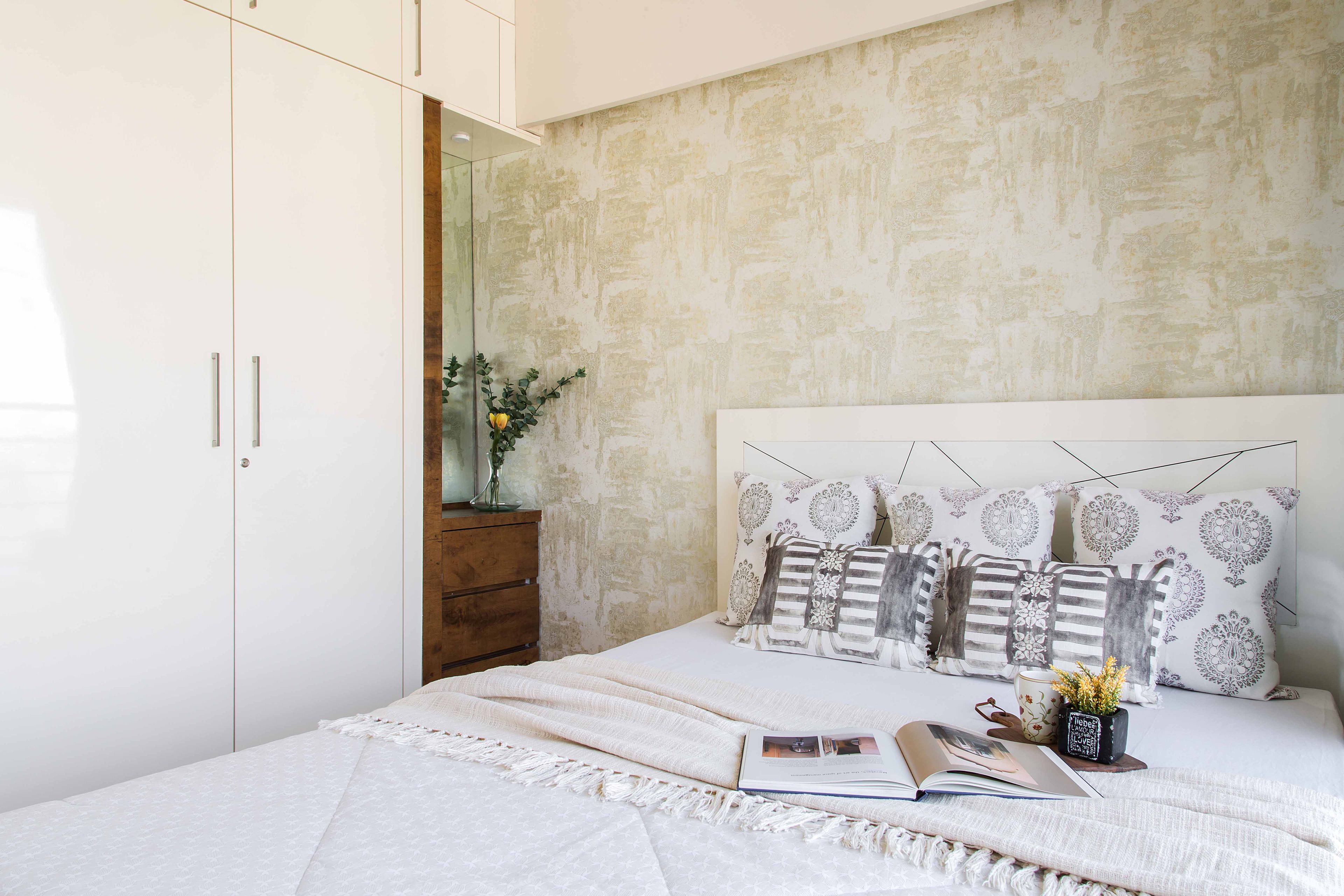 Master Bedroom Design with Beige Patterned Wall