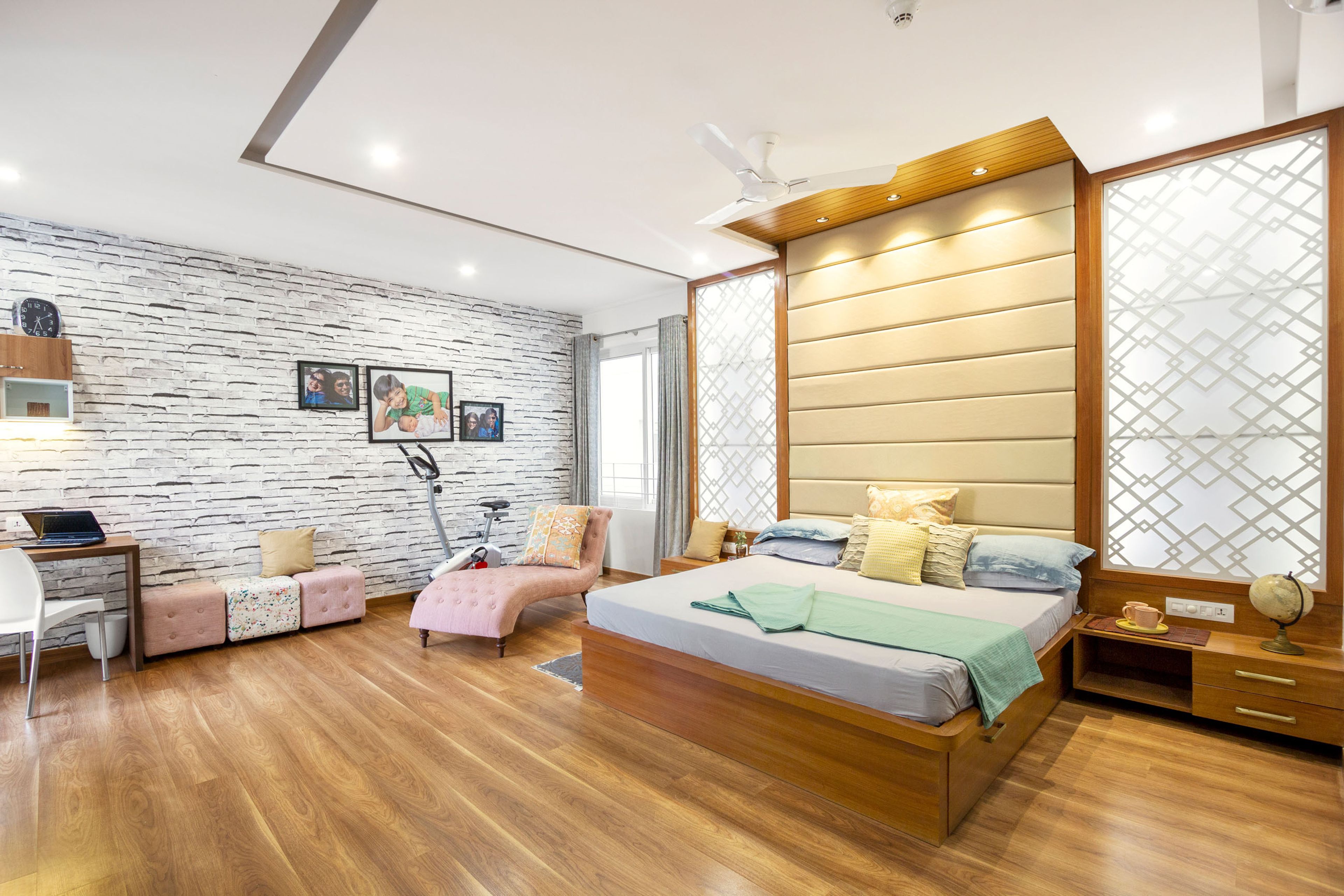 Master Bedroom Design with Black and White Wallpaper