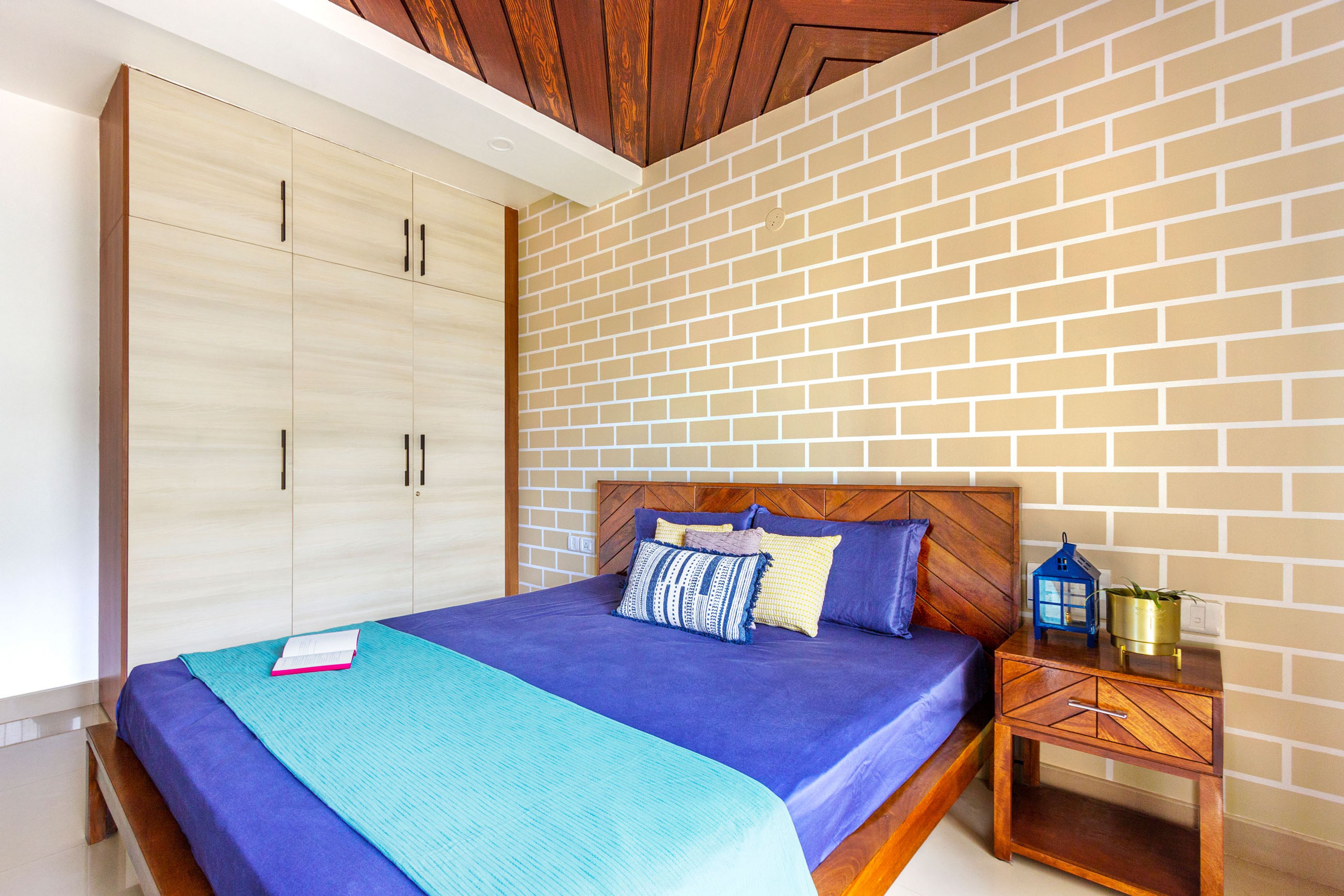 Guest Bedroom Design with Swing Wardrobe