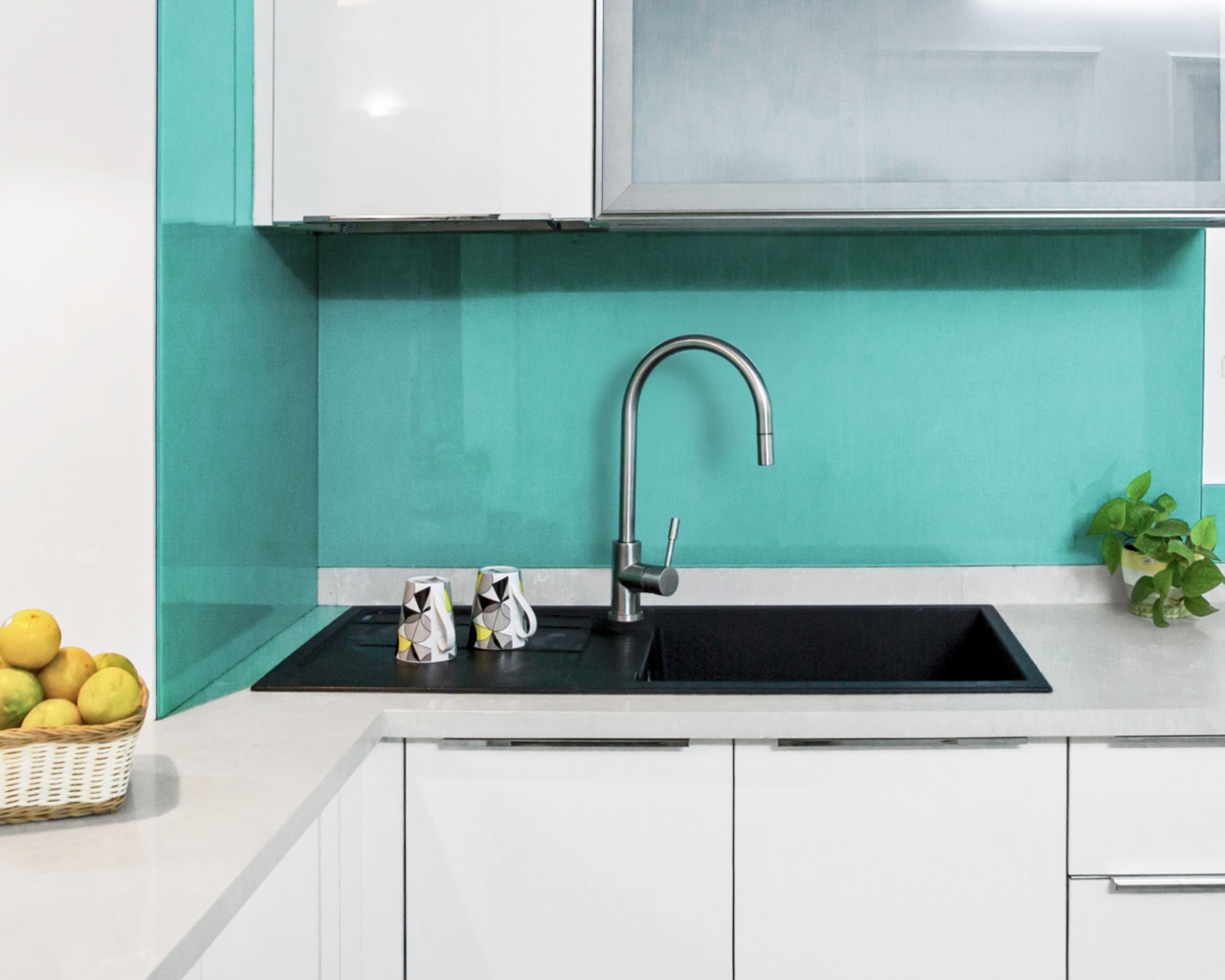 Minimal Jet Black Kitchen Sink Design With Quartz Single Bowl And Drainboard