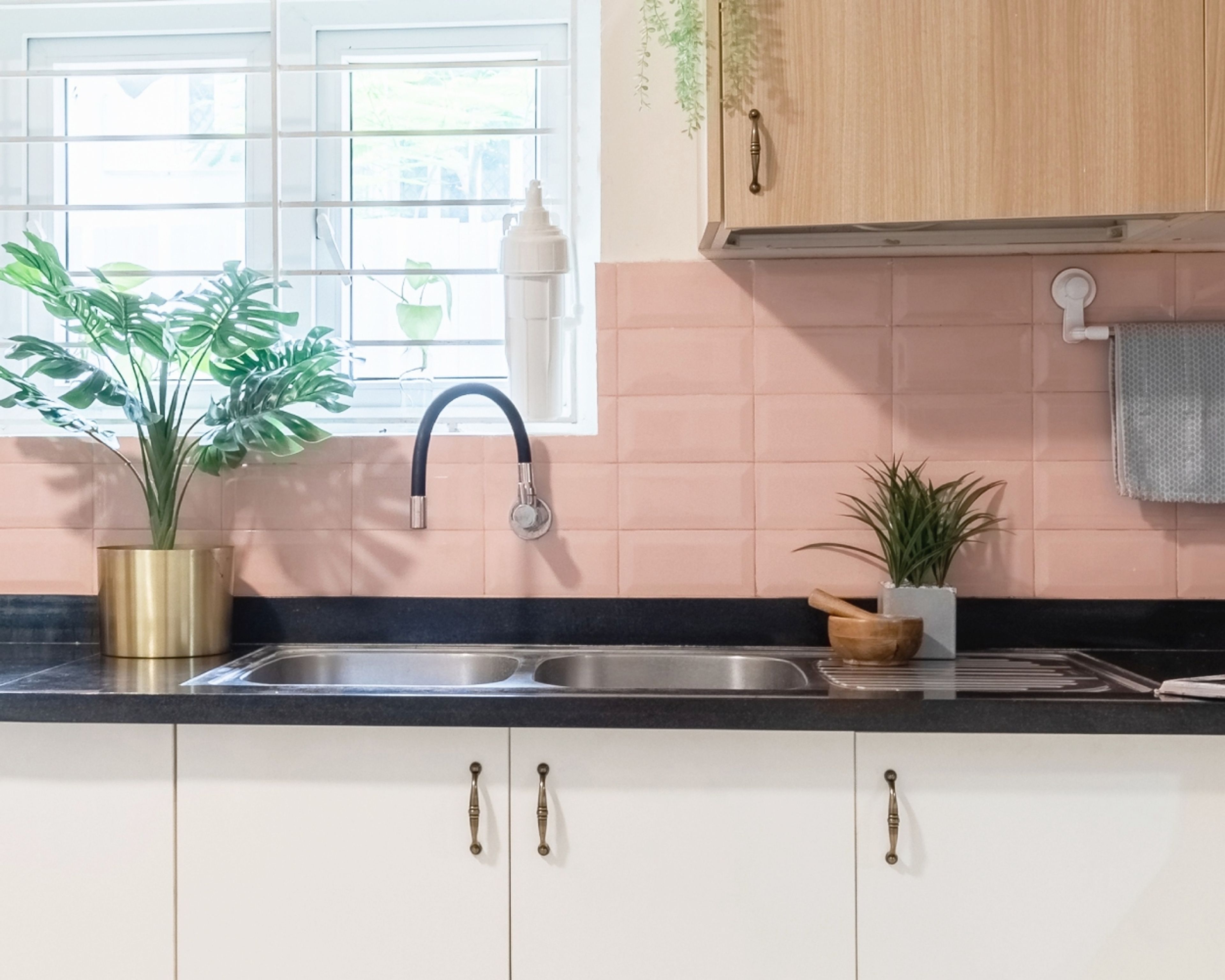 Eclectic Stainless Steel Kitchen Sink With Top Mount Single Bowl