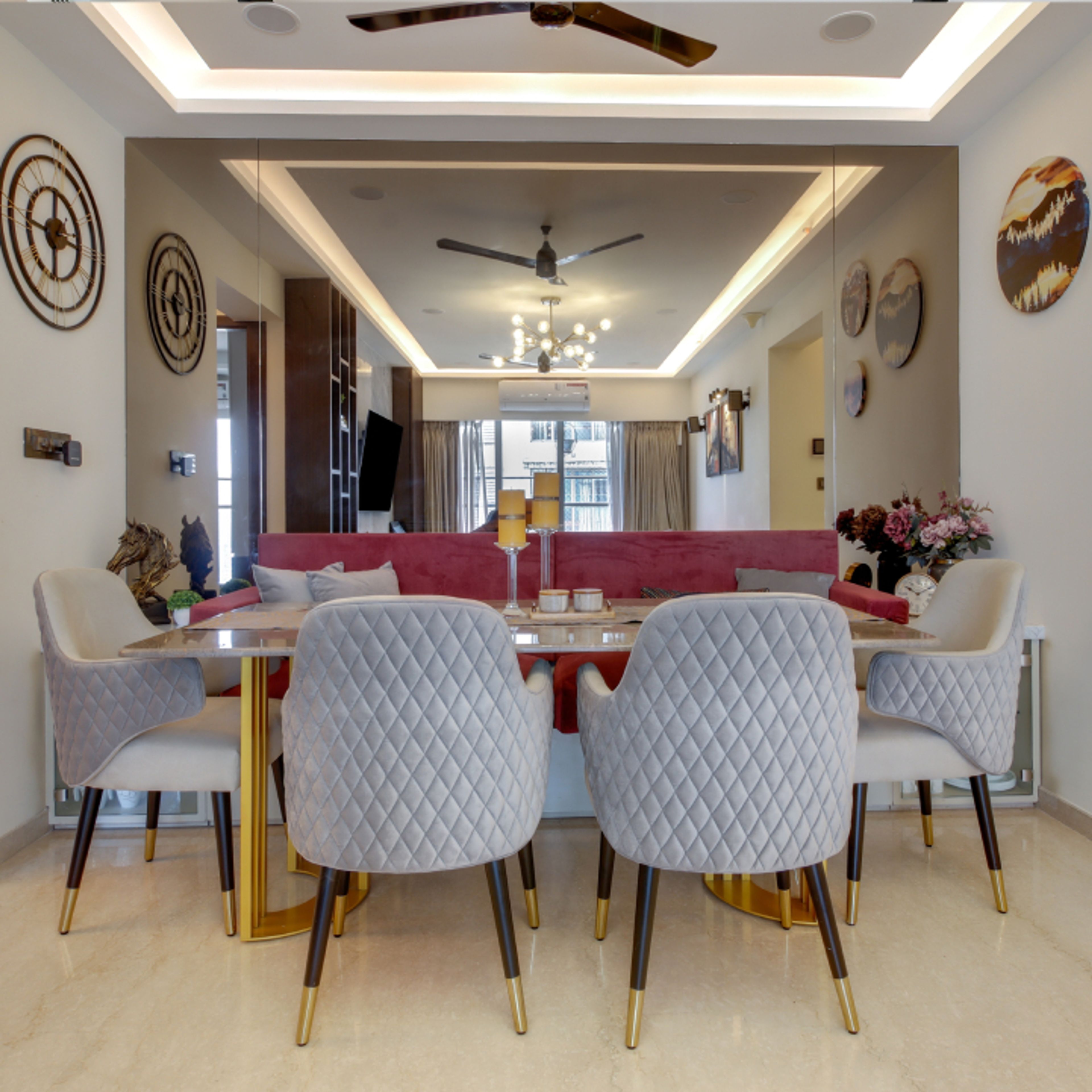 6-Seater Dining Room With Mirror Panelling - Livspace