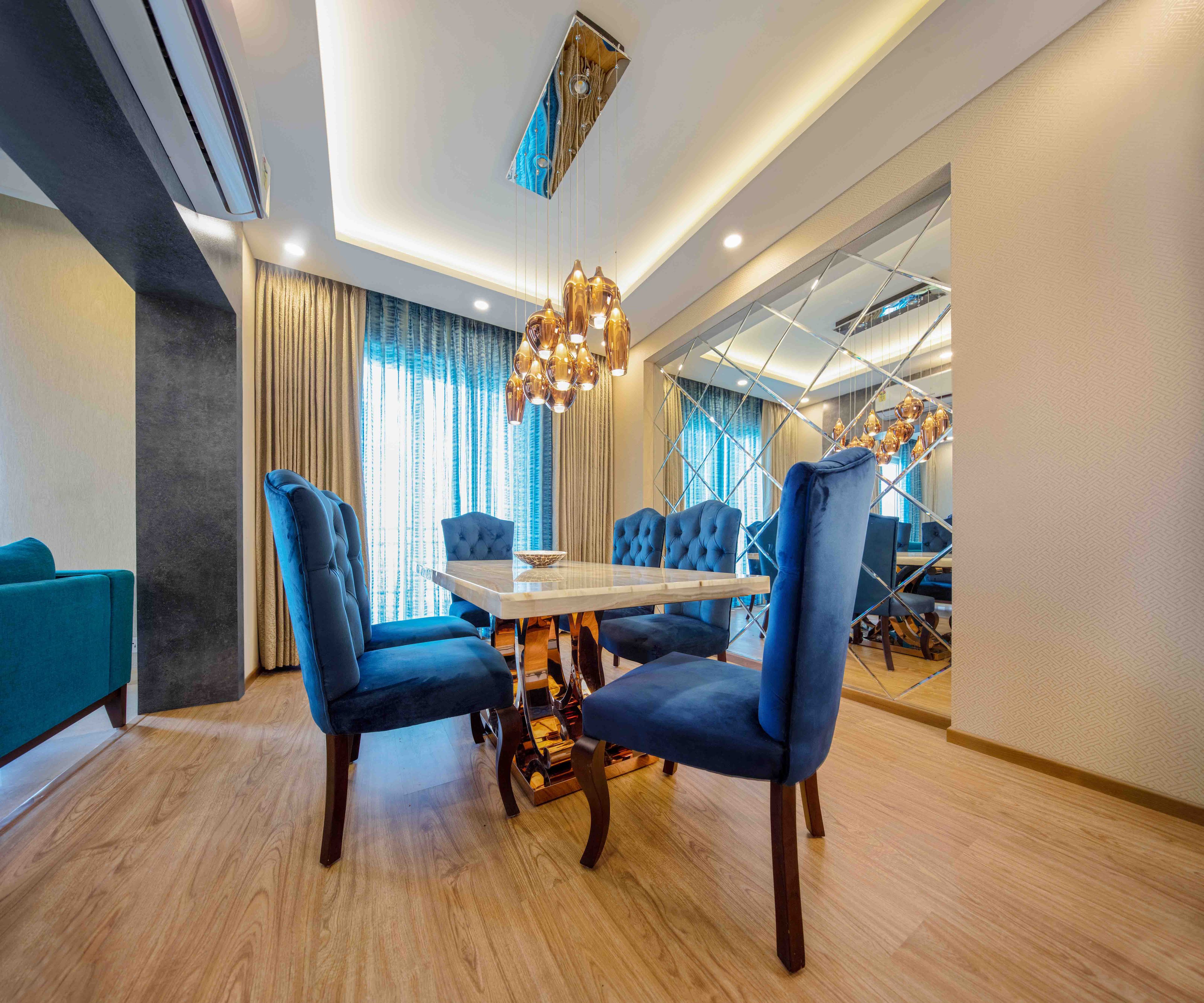 Contemporary Dining Room Design With 6-Seater Blue And White Table