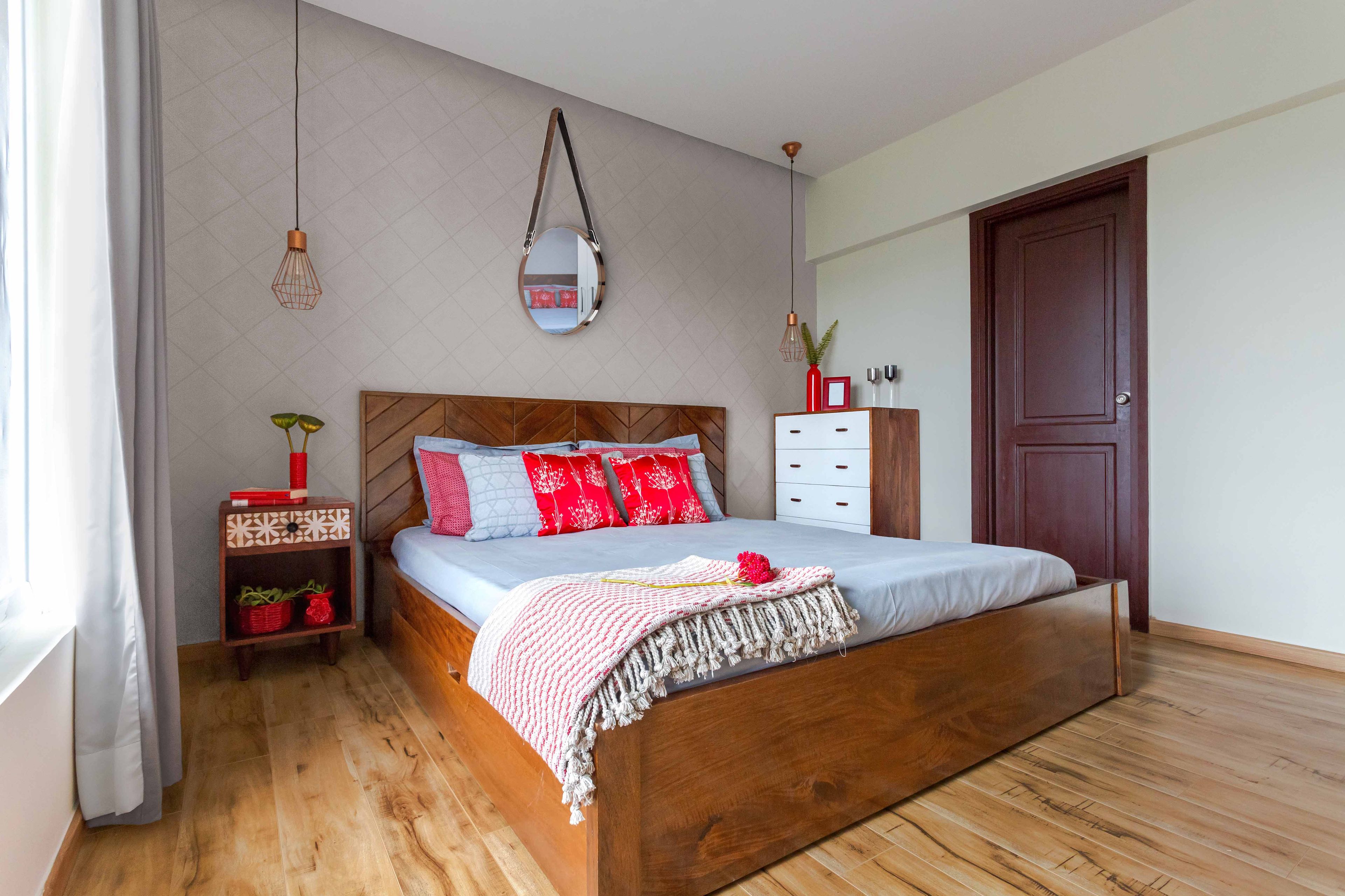 Mid-Century Modern Guest Room Design With Diamond-Patterned Wallpaper