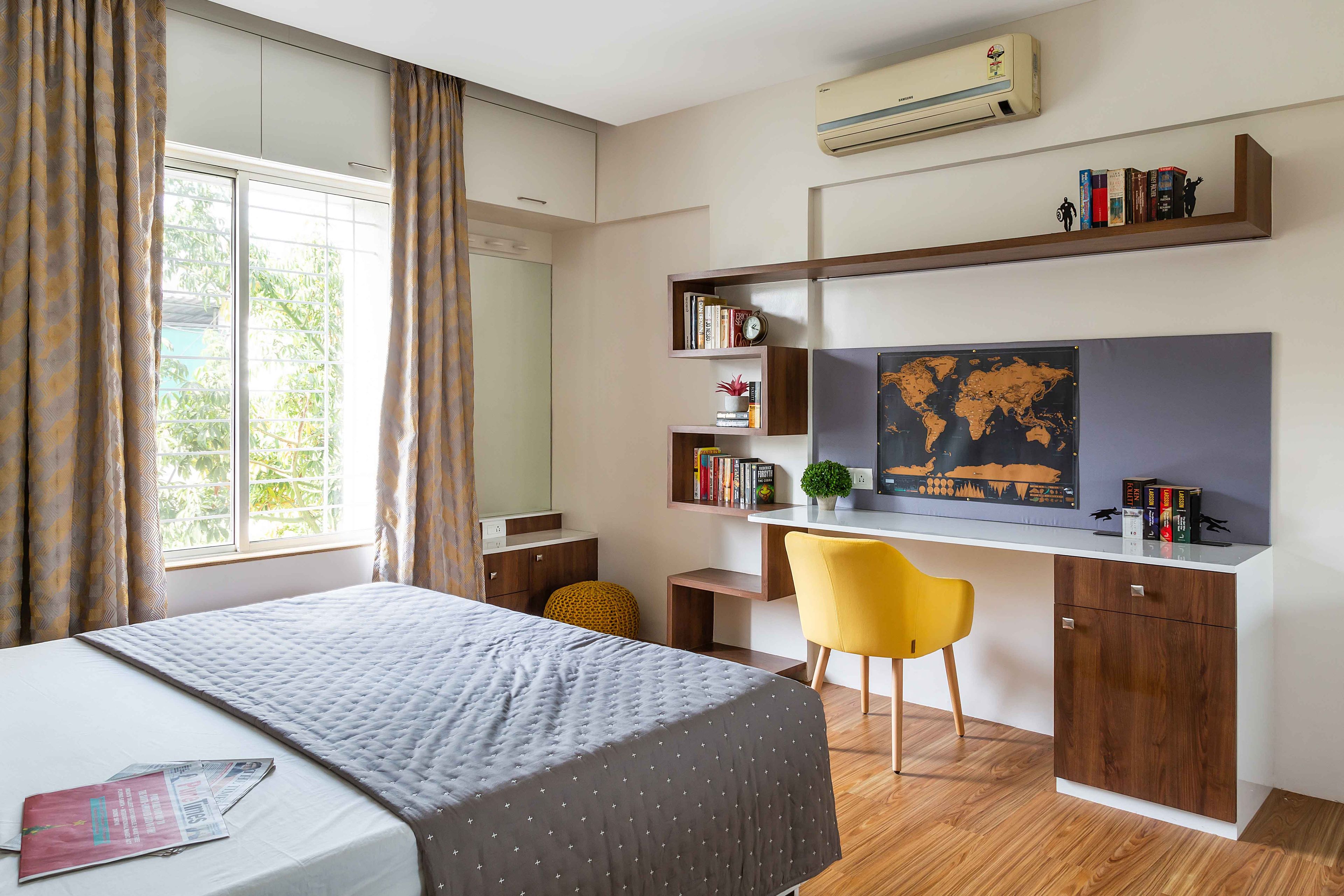 Wood and white study table for the bedroom - Livspace