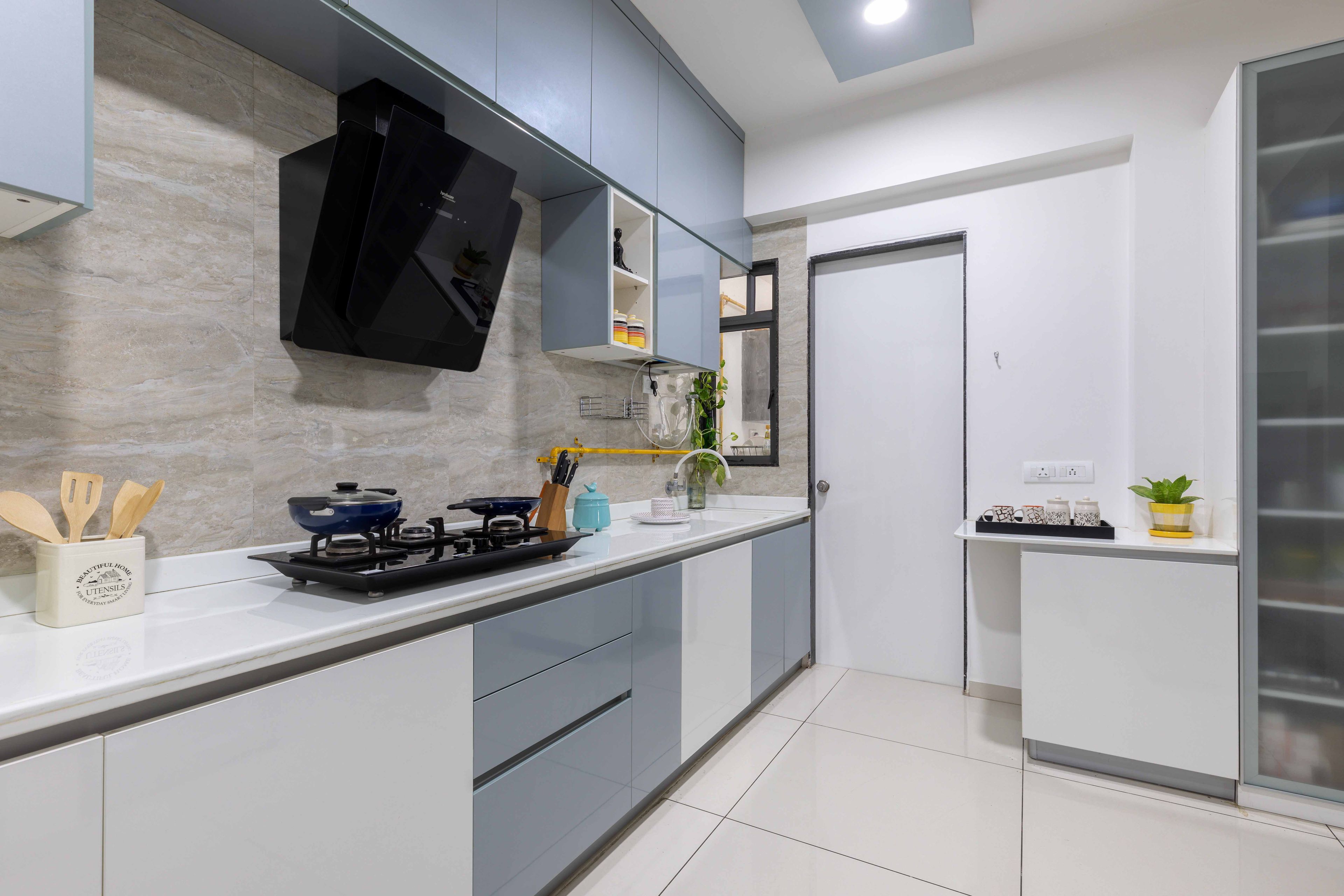 Minimal Silver Frost And Frosty White Modular Open Kitchen Design