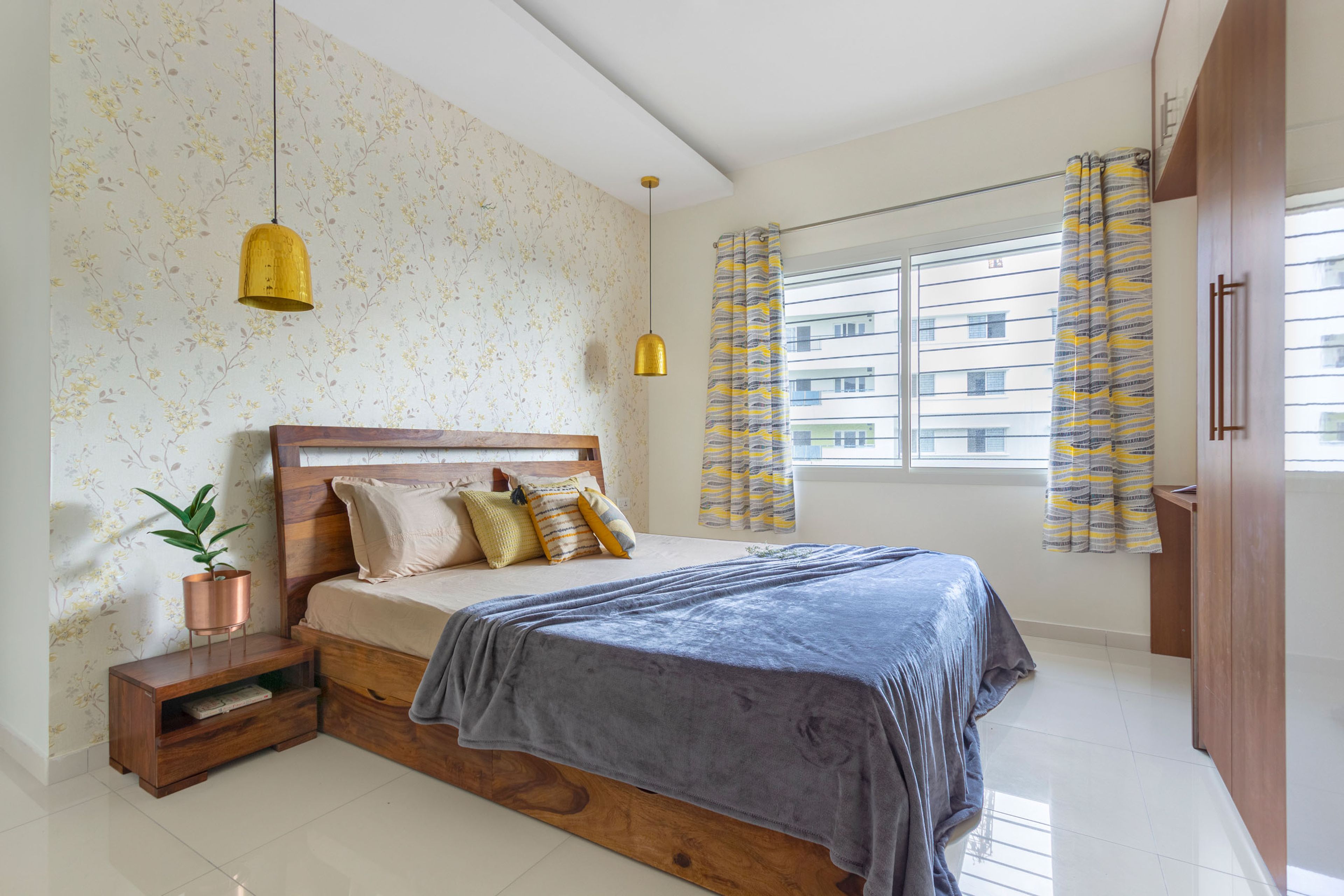 Classic Master Bedroom Design With Floral Wallpaper