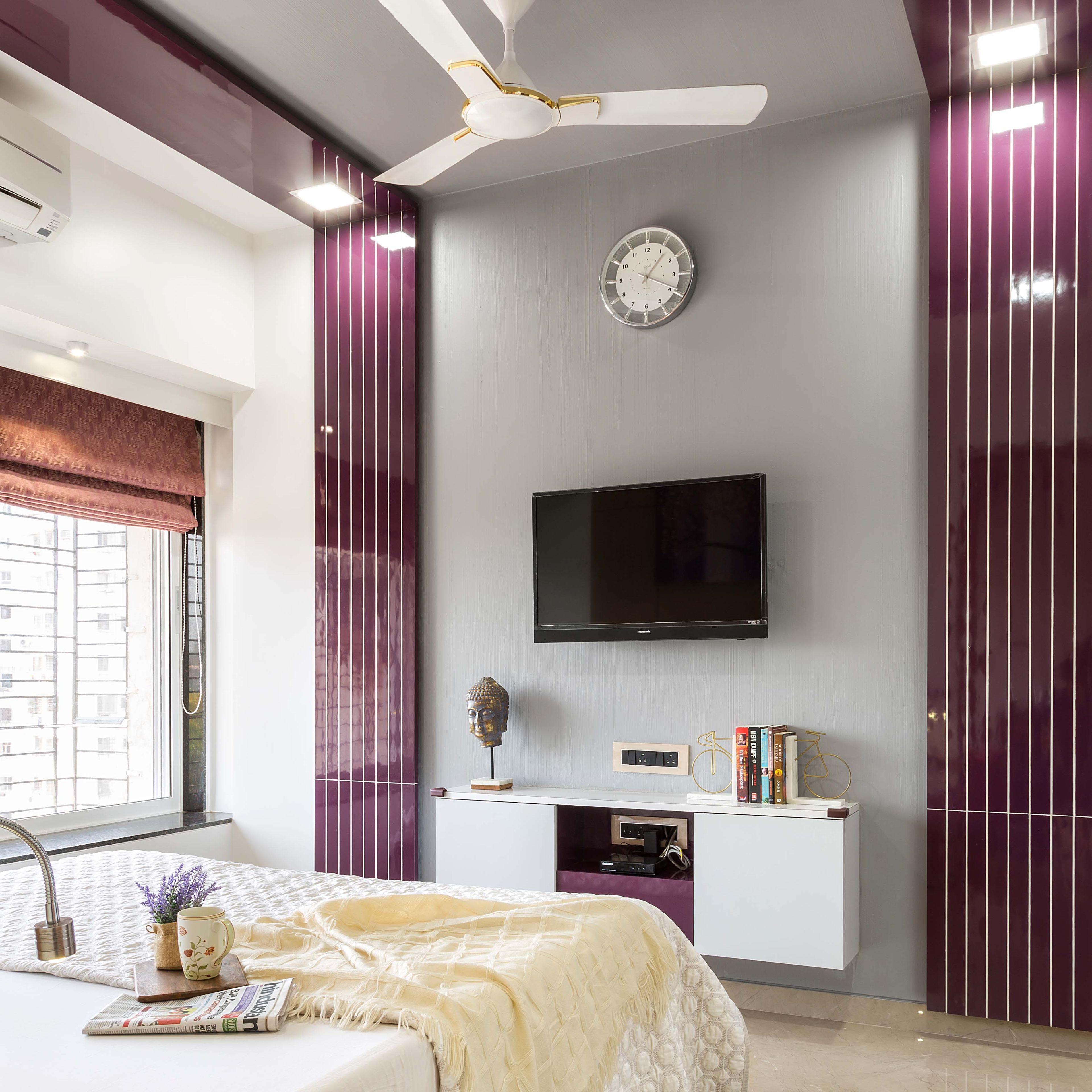 Modern Frosty White TV Unit Design With With Purple Back Panel And Vertical Stripes