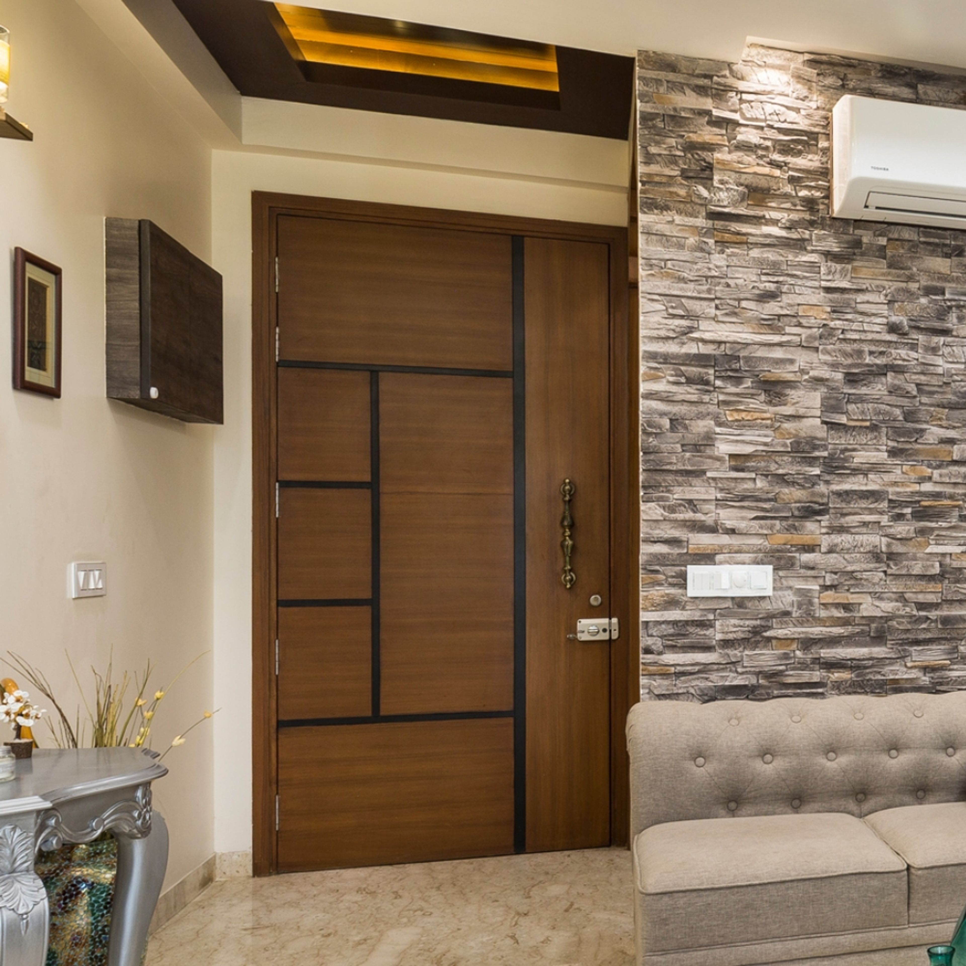 Single Swing Matte Finish Entrance Door Design