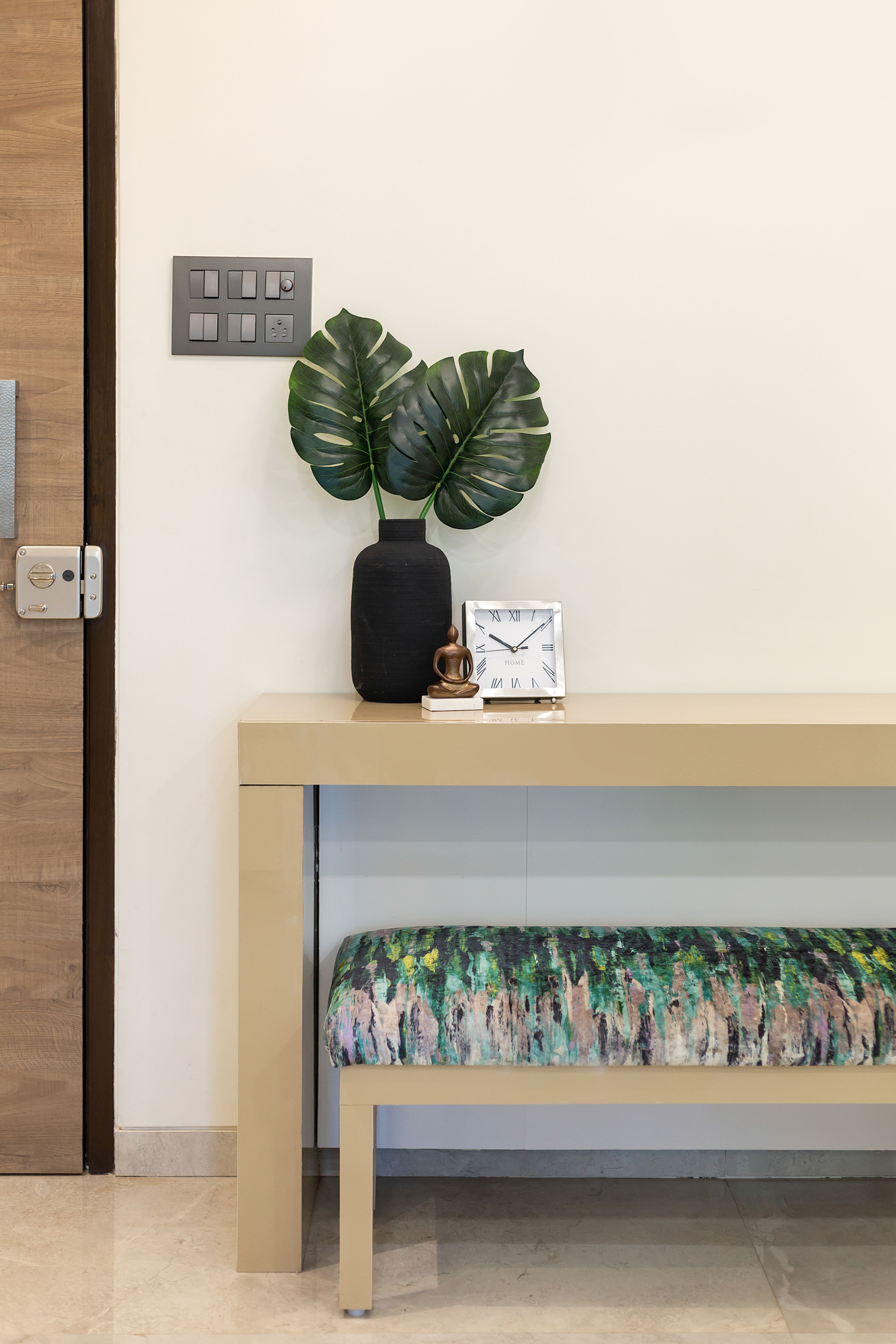 Modern Living Room - Livspace