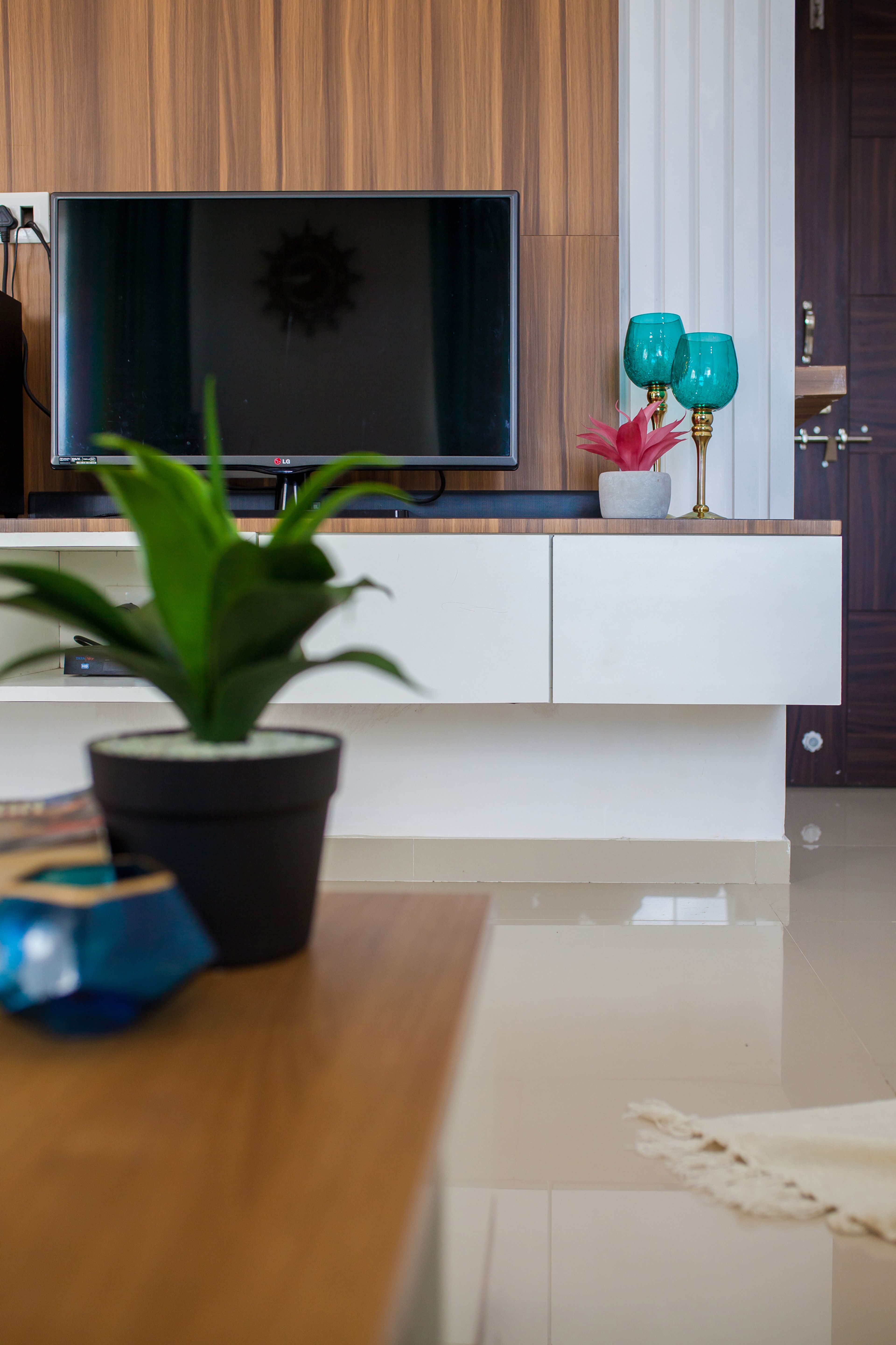 Modern Living Room - Livspace