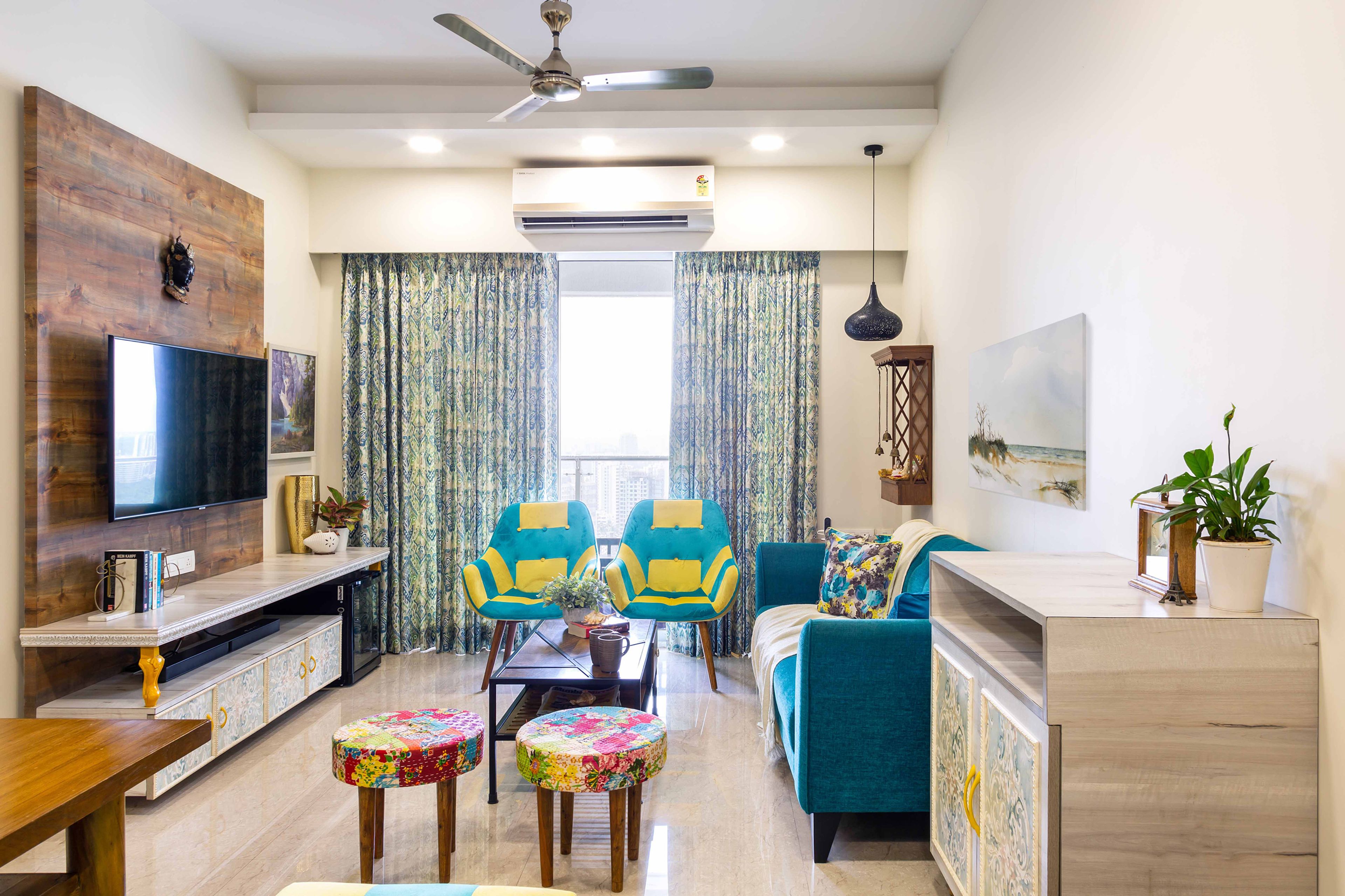 Eclectic Style Compact Living Room