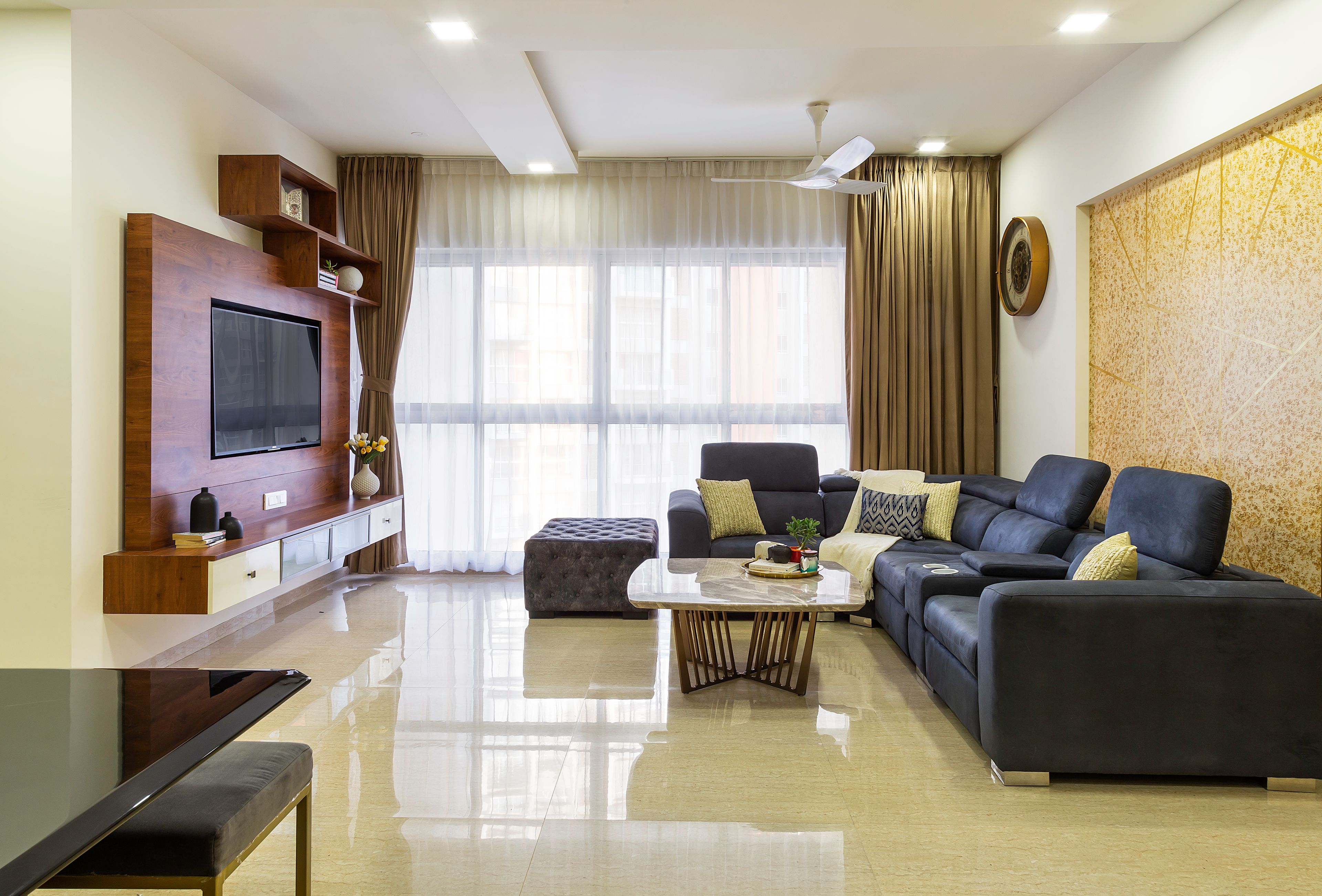 Spacious Modern Style Well-Lit Living Room