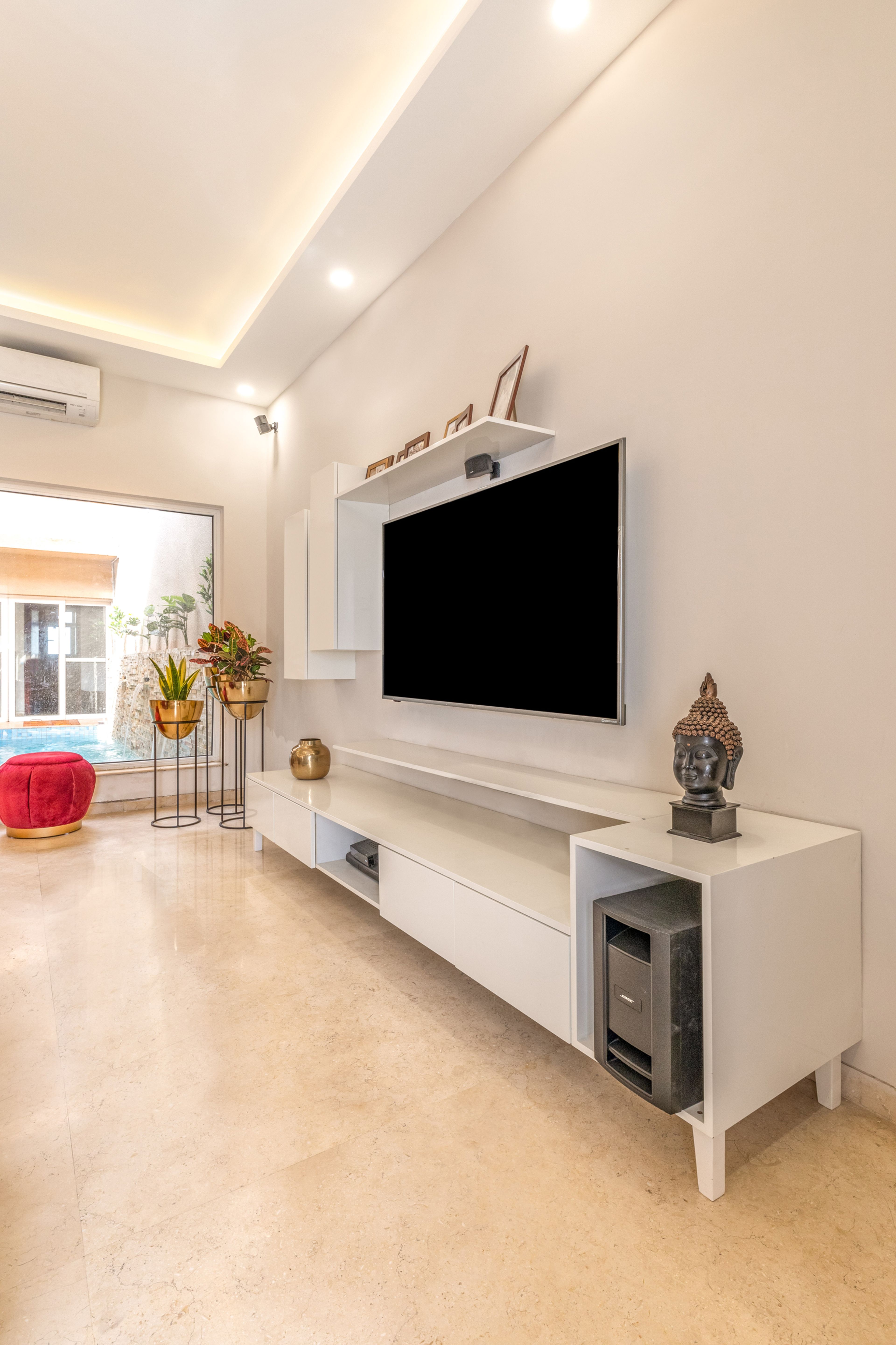 Classic Living Room - Livspace