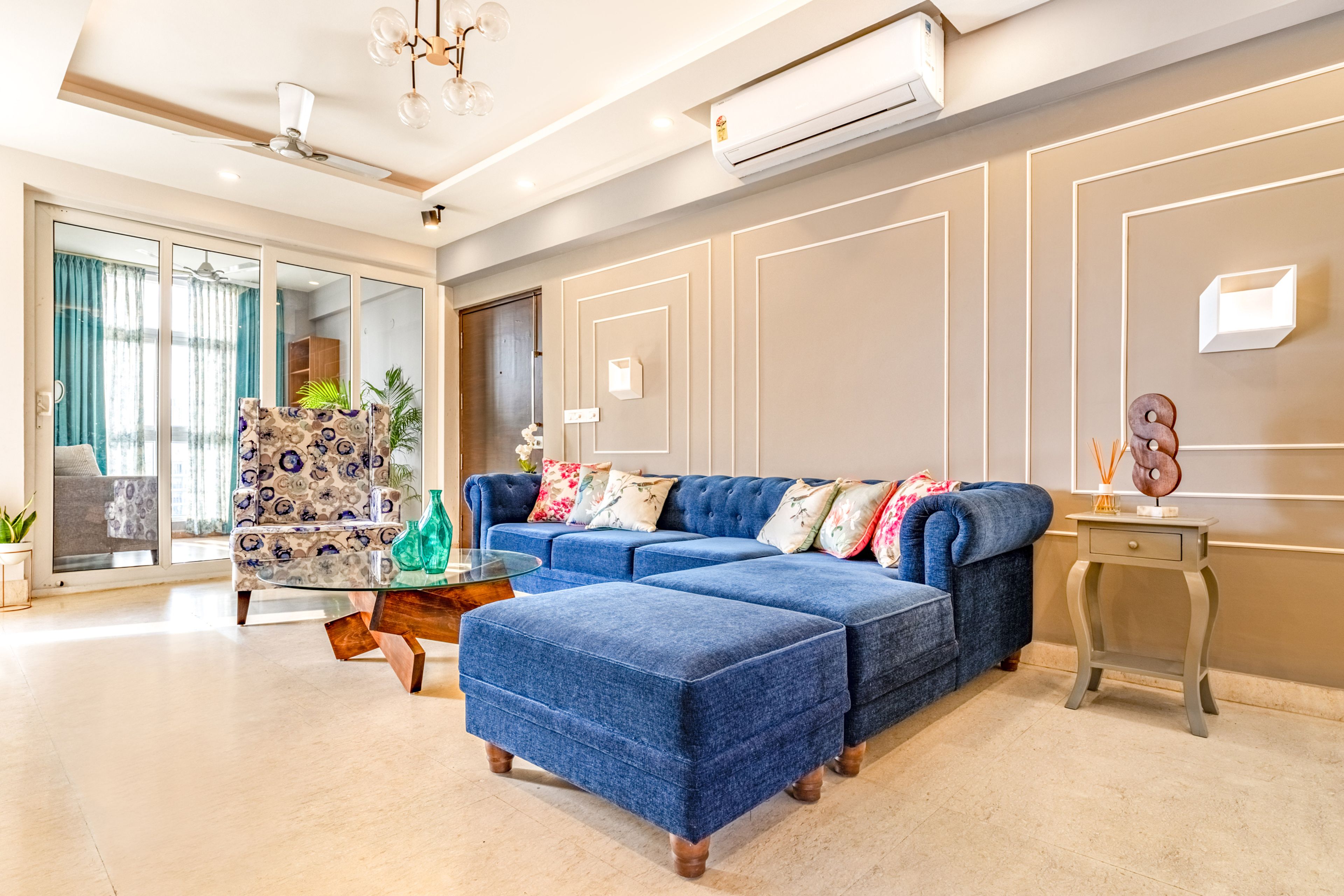 Modern Living Room - Livspace