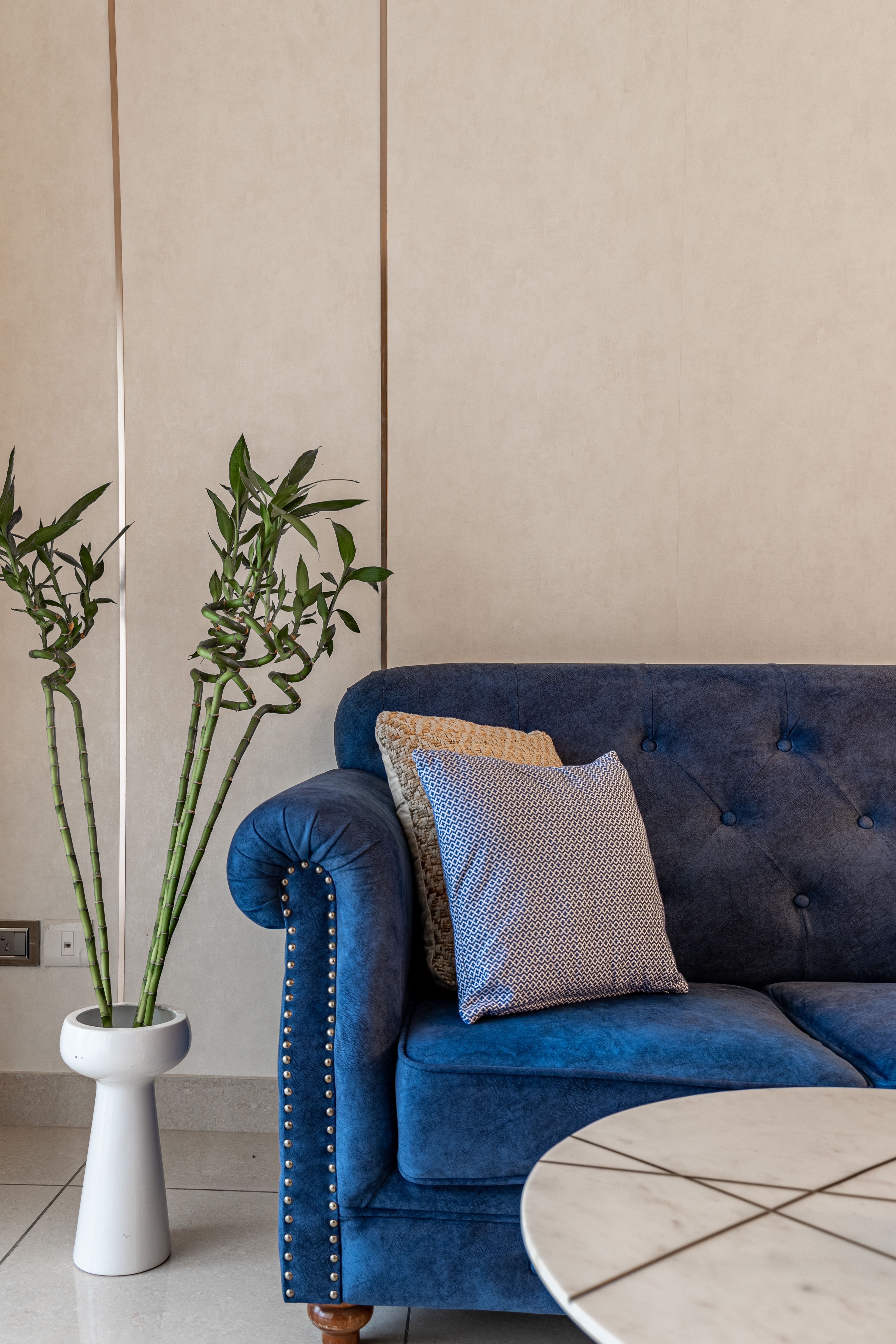 Modern Living Room - Livspace