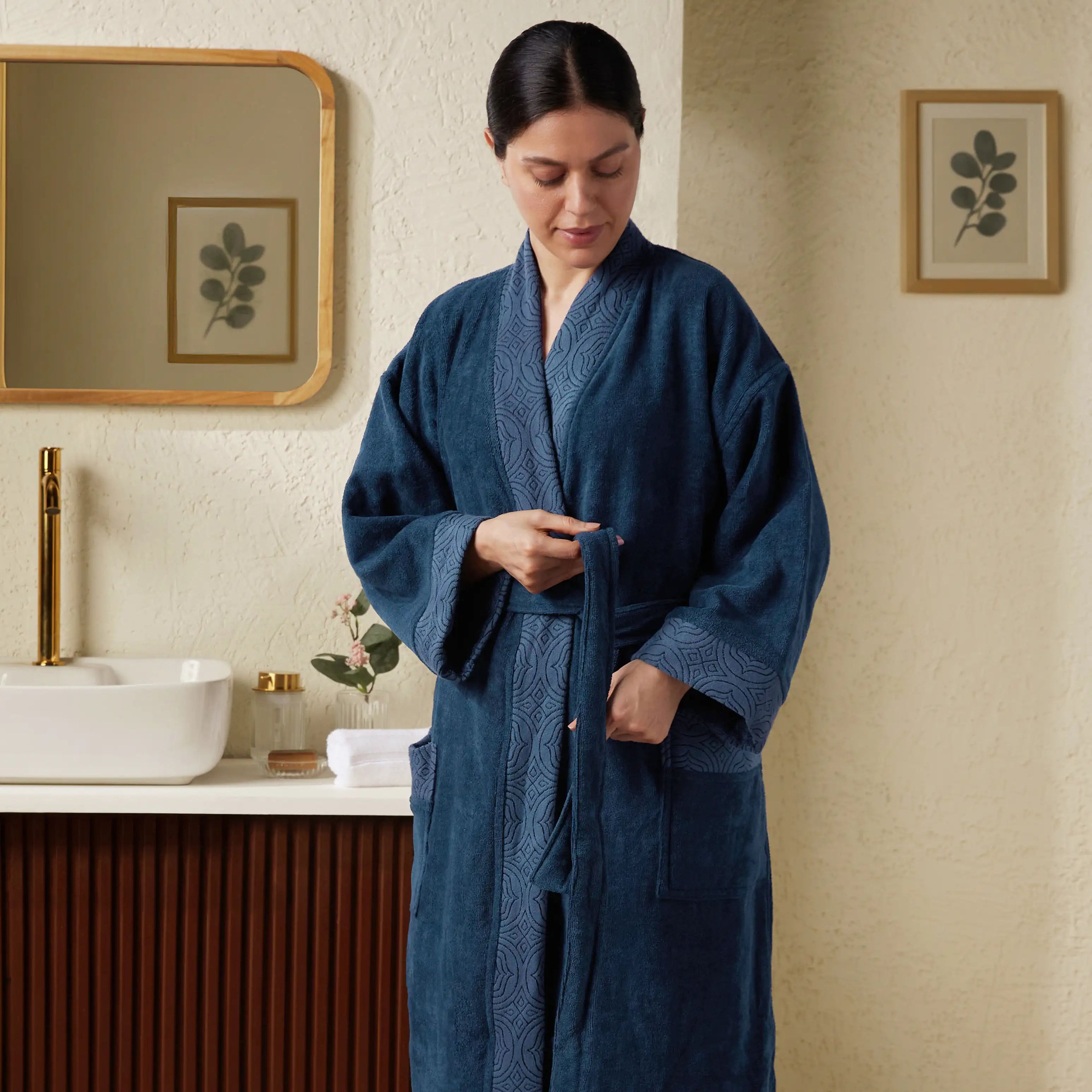 De Jacquard | Super Absorbent & Luxurious Bathrobe | With Decorative Jacquard Collar & Cuff
