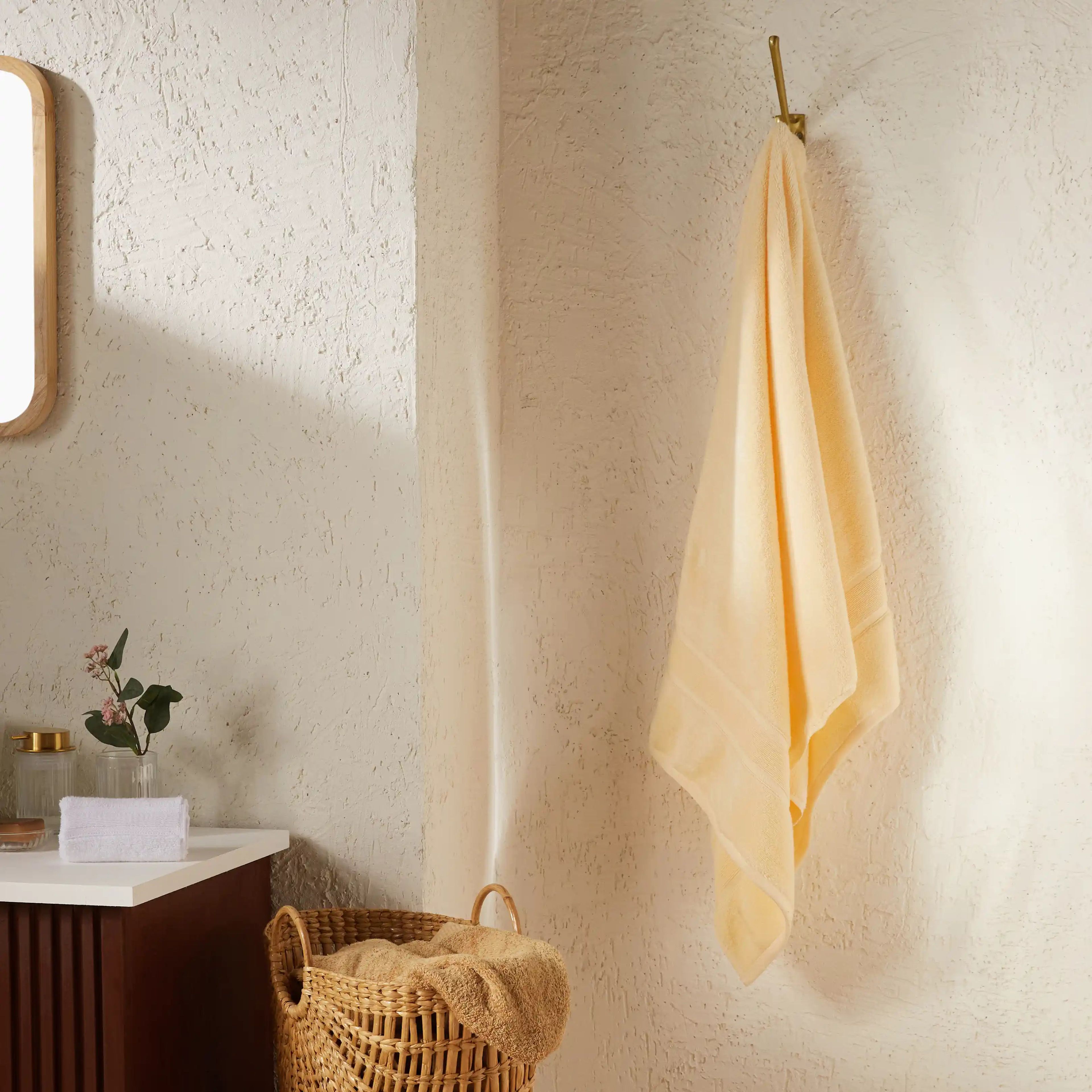 Pelushe | Super Absorbent & Luxurious Zero Twist Cotton Bath Towel