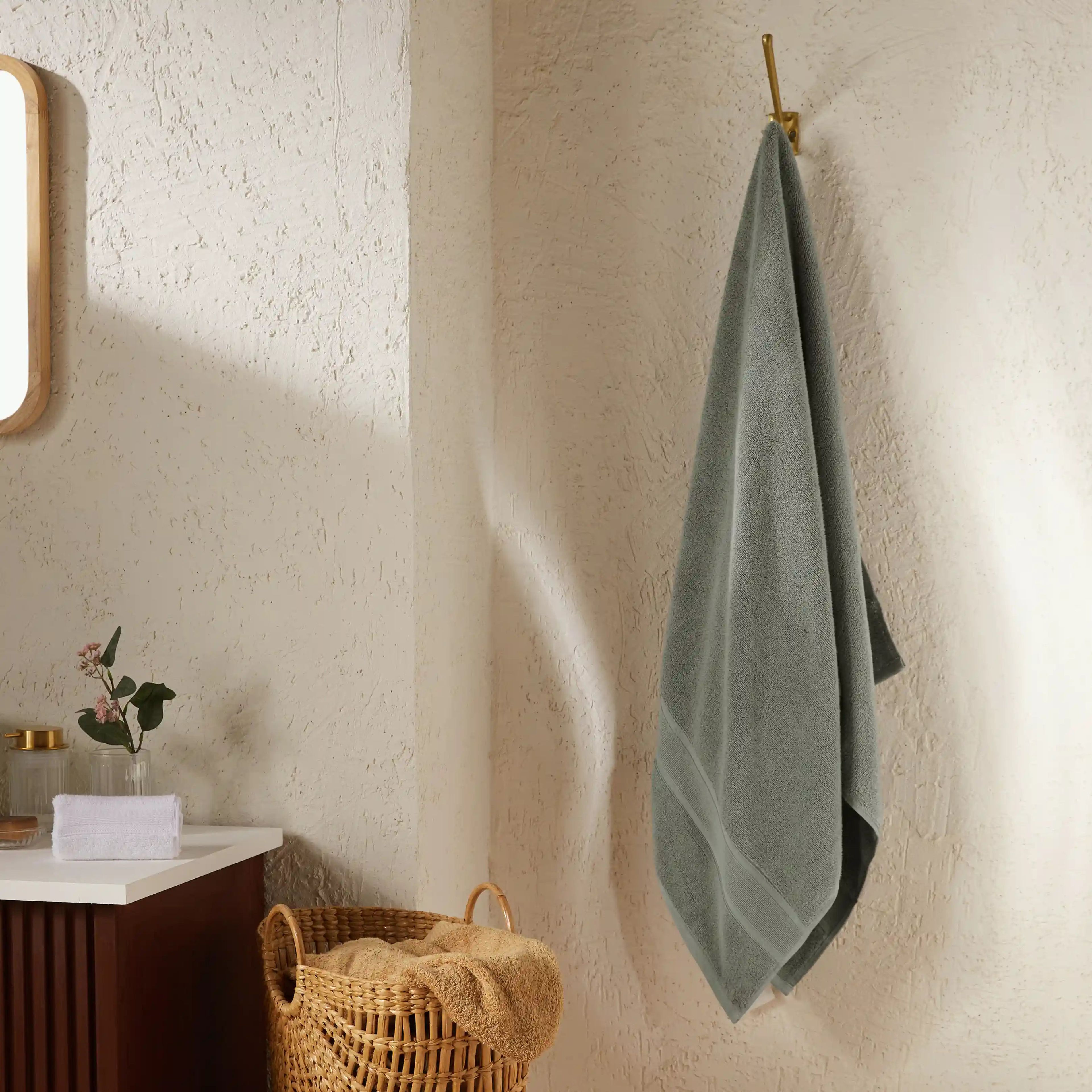 Pelushe | Super Absorbent & Luxurious Zero Twist Cotton Bath Towel