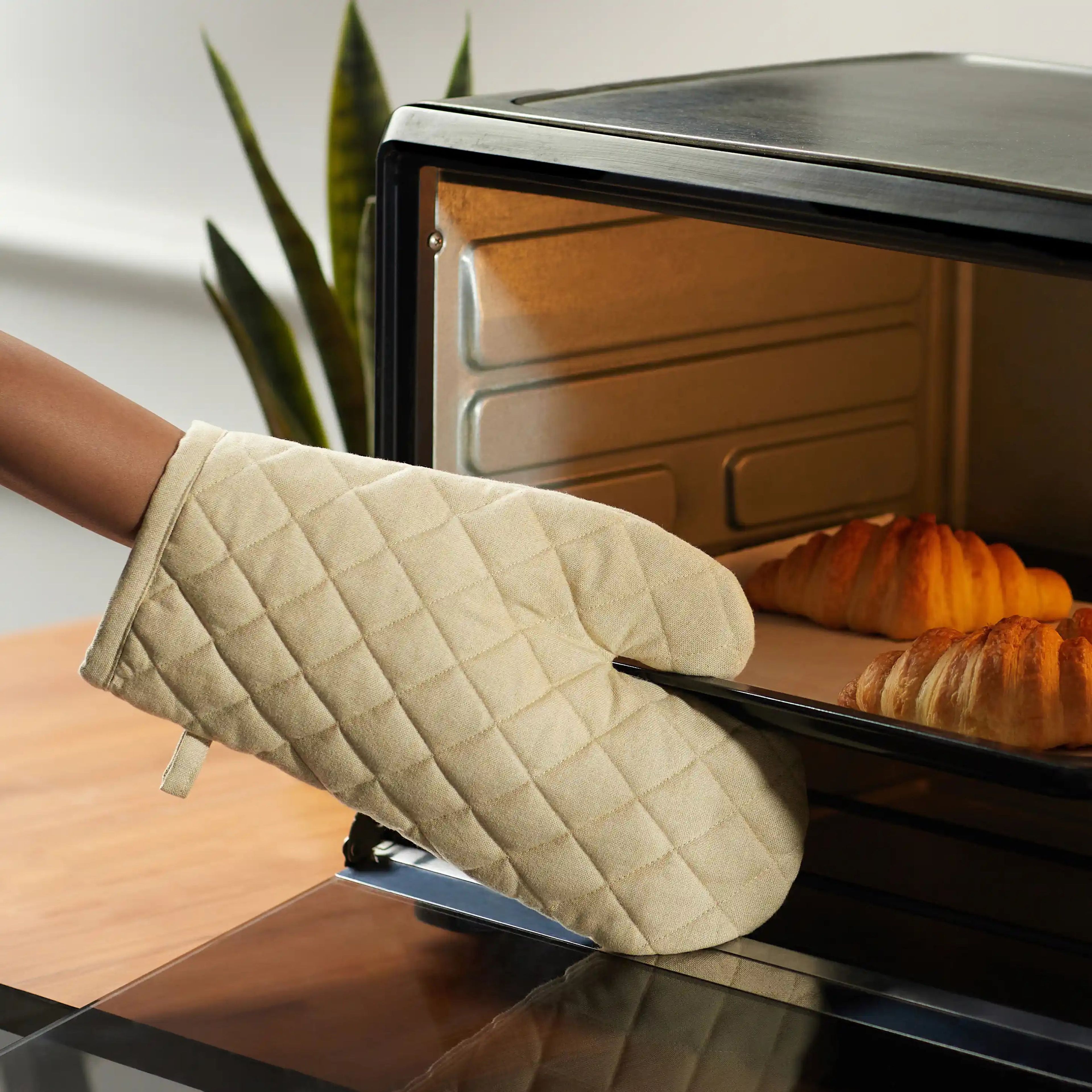 Kaleida | Countryside Charm Easy to Maintain Quilted Oven Mitts | Designed for Protection | Set of 2